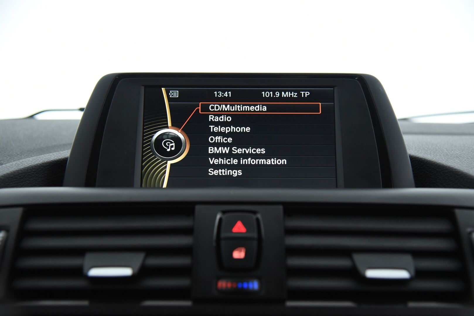 BMW 116 2015 F20 Hatchback 116d TwinPower Turbo A Business Aut / Webasto / Xenon / Vakkari / P-tutka / - Juuri huollettu & katsastettu / - HULLUT AVAJAISHULINAT KORKOTARJOUS 3,29 %