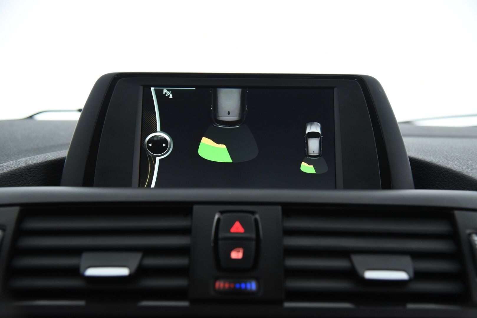 BMW 116 2015 F20 Hatchback 116d TwinPower Turbo A Business Aut / Webasto / Xenon / Vakkari / P-tutka / - Juuri huollettu & katsastettu / Tulossa myyntiin