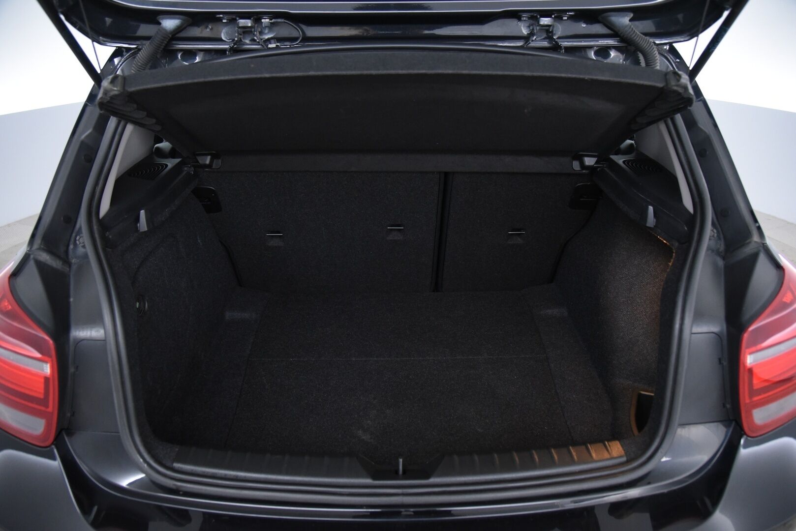 BMW 116 2015 F20 Hatchback 116d TwinPower Turbo A Business Aut / Webasto / Xenon / Vakkari / P-tutka / - Juuri huollettu & katsastettu / 