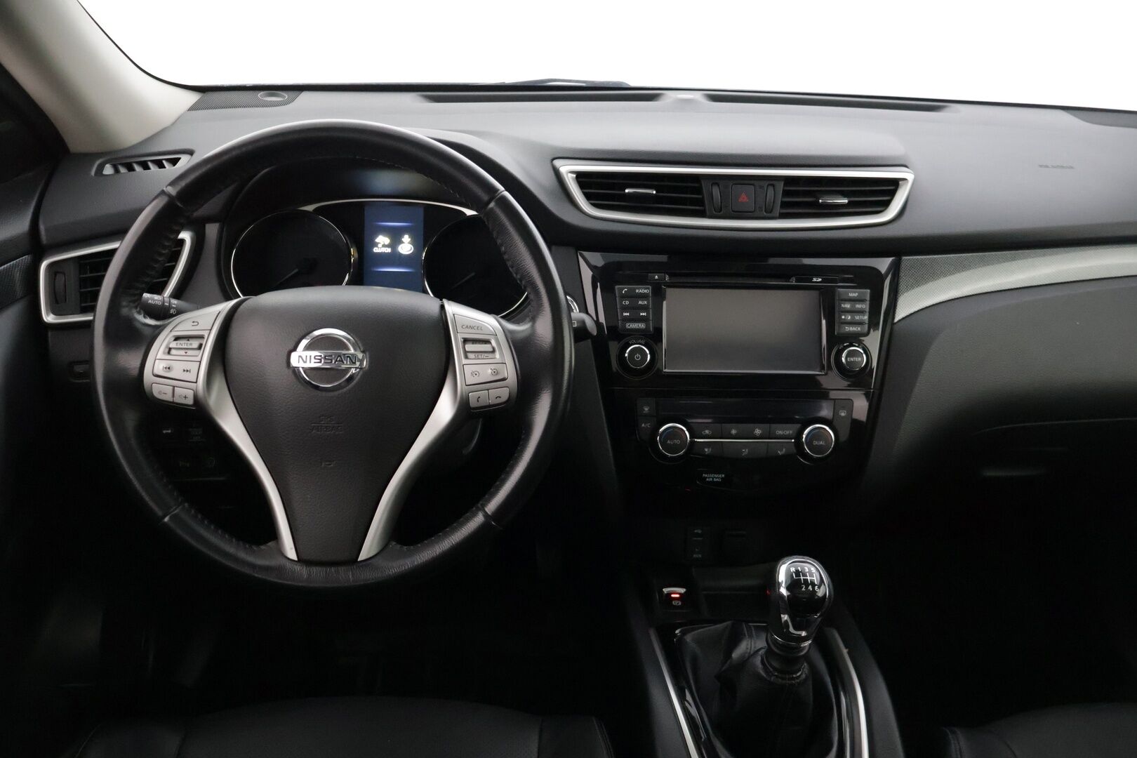Nissan X-Trail 2015 dCi 130 Tekna 4WD 6 MT Moonroof * 360 kamera / Panorama / Sähköpenkit / Nahat /  Lohko / Sähköluukku / Kaistavahti / BLIS * - * Huippuvarusteet / Esimerkilliset huollot / 3-.om Suomi-auto / Juuri katsastettu * 