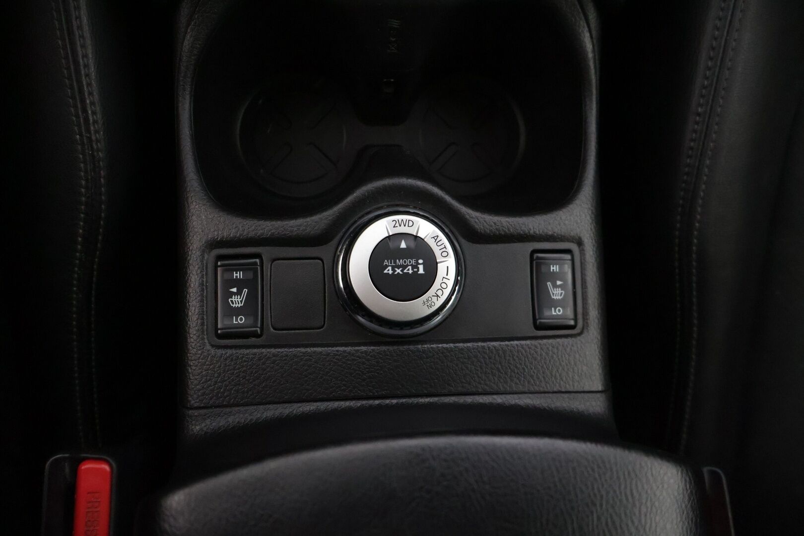 Nissan X-Trail 2015 dCi 130 Tekna 4WD 6 MT Moonroof * 360 kamera / Panorama / Sähköpenkit / Nahat /  Lohko / Sähköluukku / Kaistavahti / BLIS * - * Huippuvarusteet / Esimerkilliset huollot / 3-.om Suomi-auto / Juuri katsastettu * 