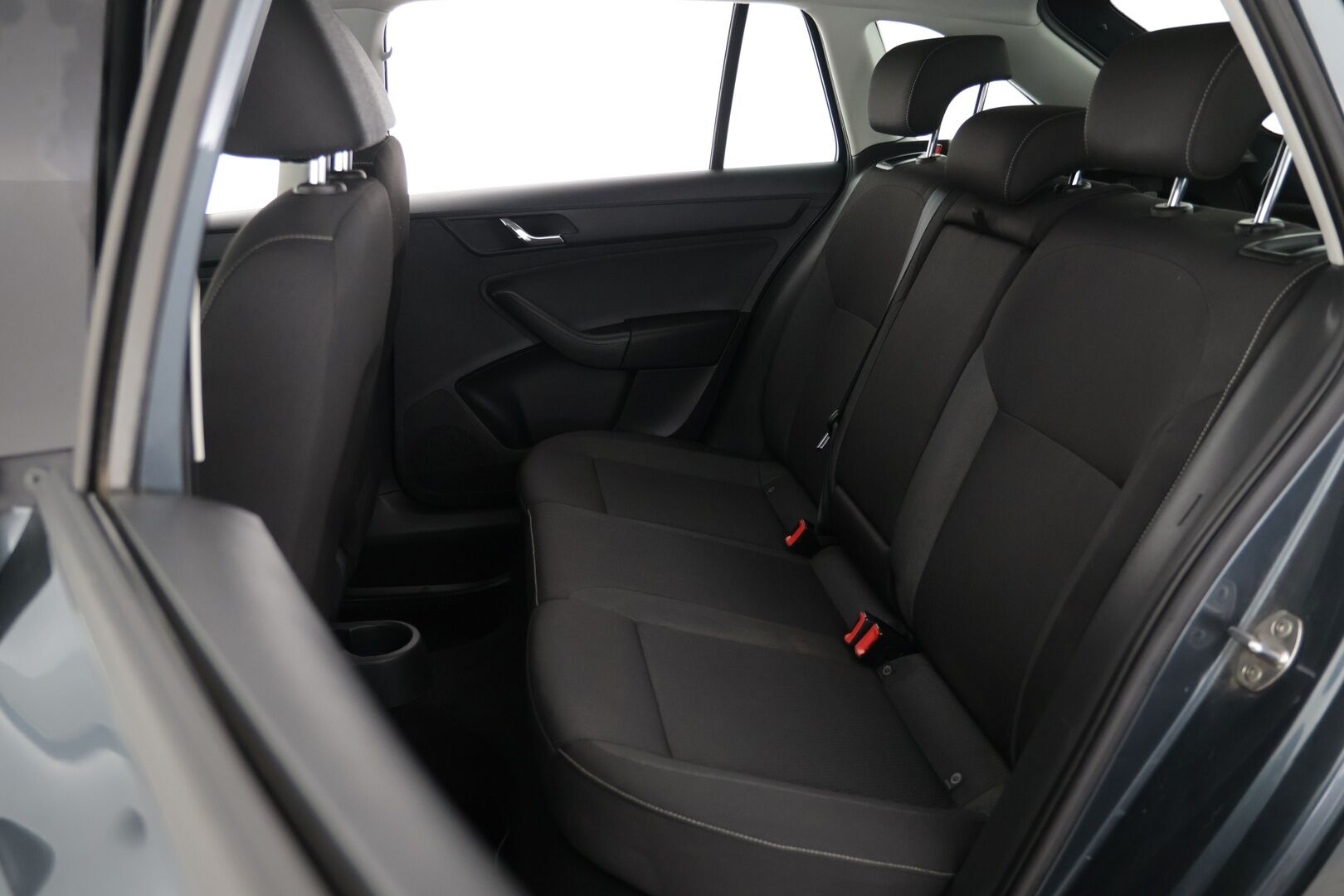 Skoda Rapid 2015 Spaceback 1,2 TSI 105 Ambition - | Suomi-auto | 2. Omisteinen | Lohko + sisäpistoke | Koukku | Vakkari | Tutkat takana | Ilmastointi | Taloudellinen |