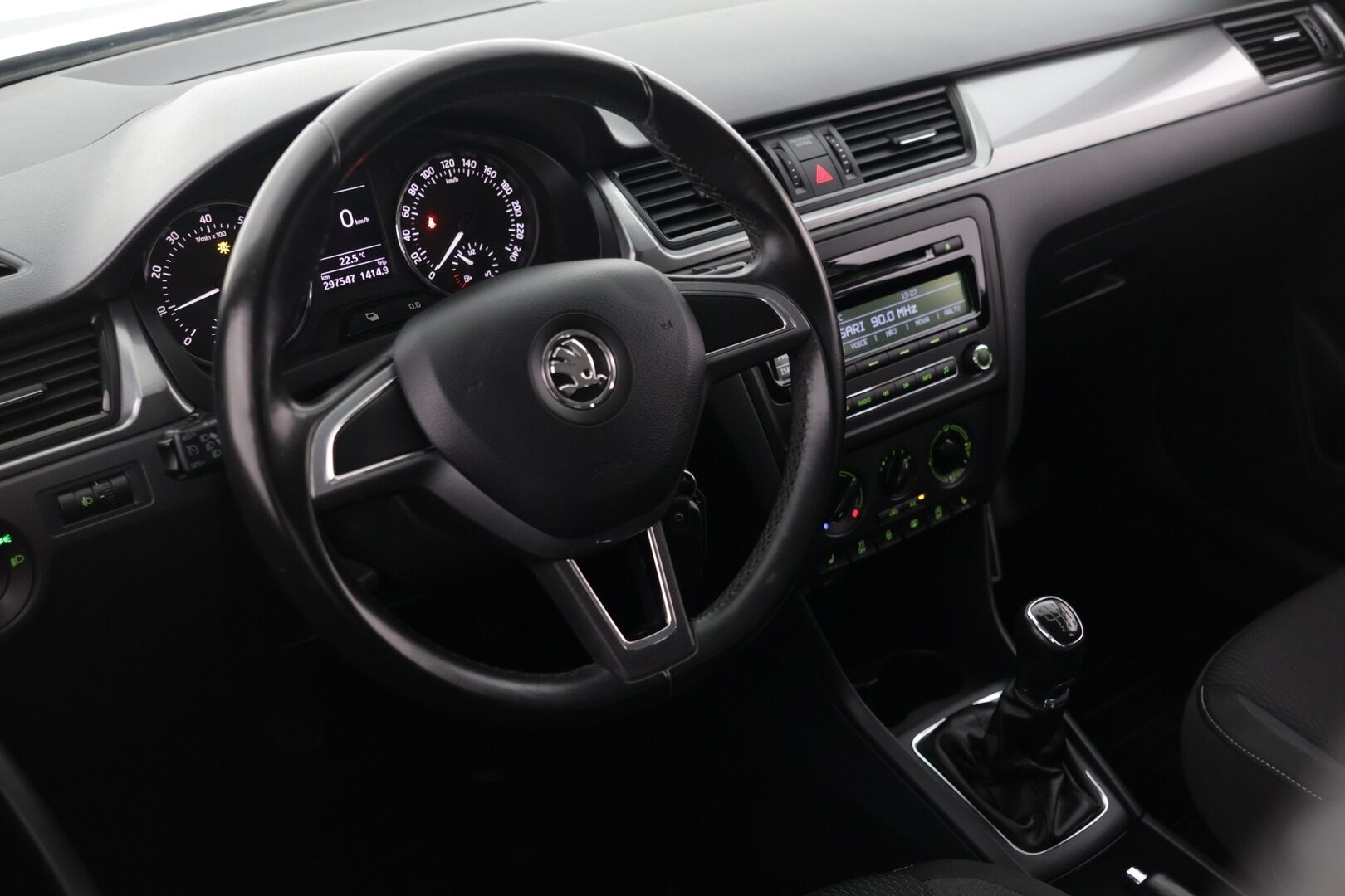 Skoda Rapid 2015 Spaceback 1,2 TSI 105 Ambition - | Suomi-auto | 2. Omisteinen | Lohko + sisäpistoke | Koukku | Vakkari | Tutkat takana | Ilmastointi | Taloudellinen |