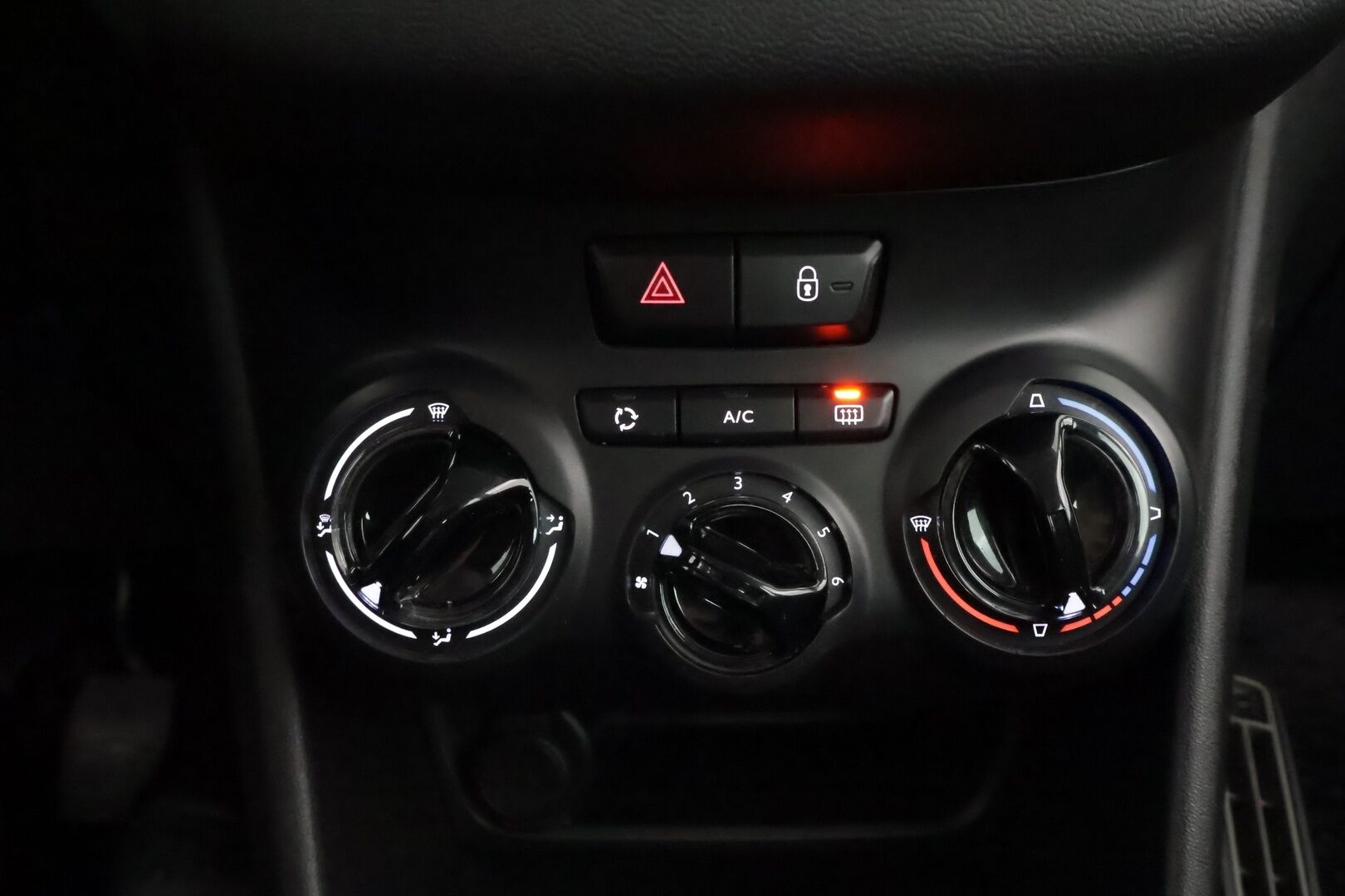 Peugeot 208 2014 Motion VTi 68 5-ov - MYYDÄÄN HUUTOKAUPAT.COM - MYYDÄÄN HUUTOKAUPAT.COM
