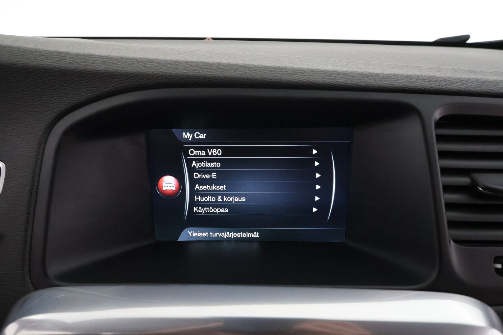 Volvo V60 2015 D4 Summum aut * Webasto / Koukku / ACC / Xenon / P.Kamera / Muistipenkki / Navi / Keyless * - Suomi-auto / Kahdet renkaat aluvanteilla