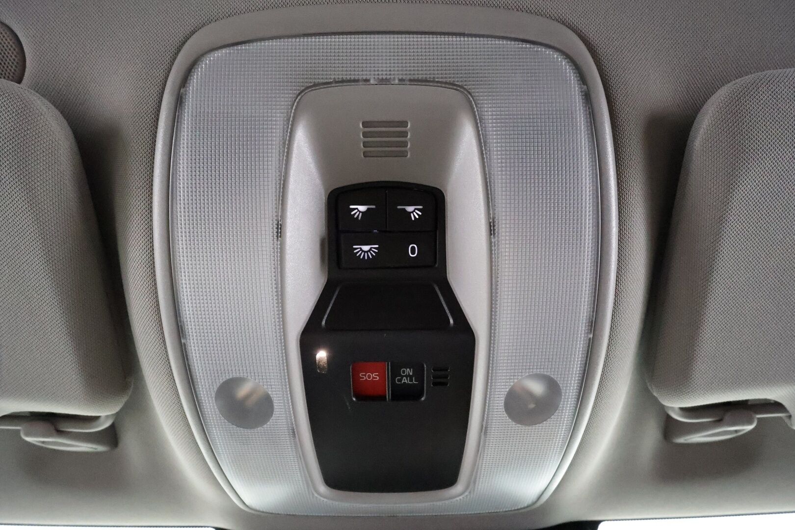 Volvo V60 2015 D4 Summum aut * Webasto / Koukku / ACC / Xenon / P.Kamera / Muistipenkki / Navi / Keyless * - Suomi-auto / Kahdet renkaat aluvanteilla