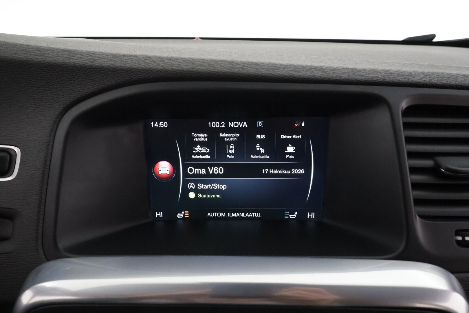 Volvo V60 2015 D4 Summum aut * Webasto / Koukku / ACC / Xenon / P.Kamera / Muistipenkki / Navi / Keyless * - Suomi-auto / Kahdet renkaat aluvanteilla