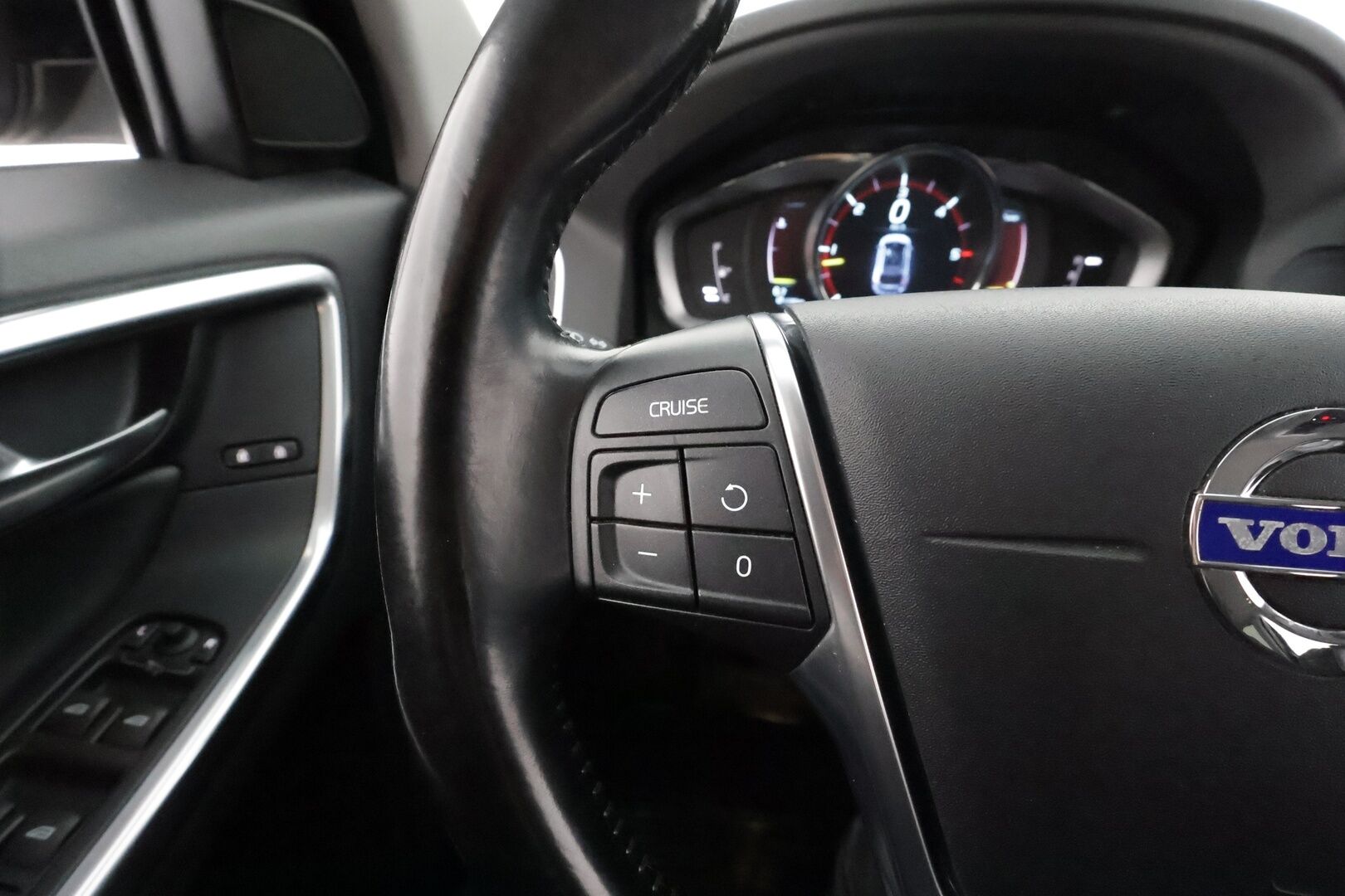 Volvo XC60 2015 D4 AWD Ocean Race Business aut * Vakkari / Webasto / Koukku / P.tutka / LED / Nahat / High performance Audio * - Suomi-auto / Kahdet Renkaat - HULLUT AVAJAISHULINAT KORKOTARJOUS 3,29 %