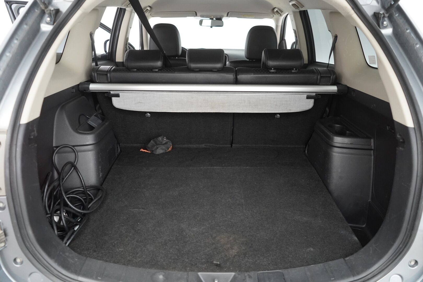 Mitsubishi Outlander PHEV 2015 Intense Plus 4WD 5P *Vakkari / Kamera / Koukku / Lisälämmitin / Nav / Metalliväri / Tutkat* - Suomi-auto / Siistikuntoinen / Kahdet renkaat alumiinivantein
