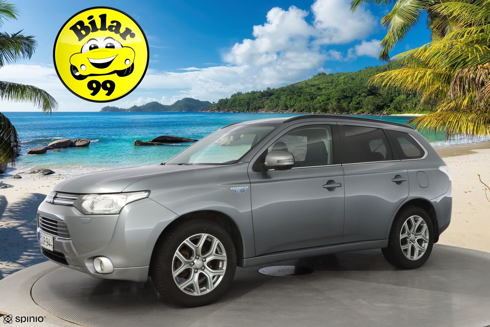 Mitsubishi Outlander PHEV 2015 Intense Plus 4WD 5P *Vakkari / Kamera / Koukku / Lisälämmitin / Nav / Metalliväri / Tutkat* - Suomi-auto / Siistikuntoinen / Kahdet renkaat alumiinivantein