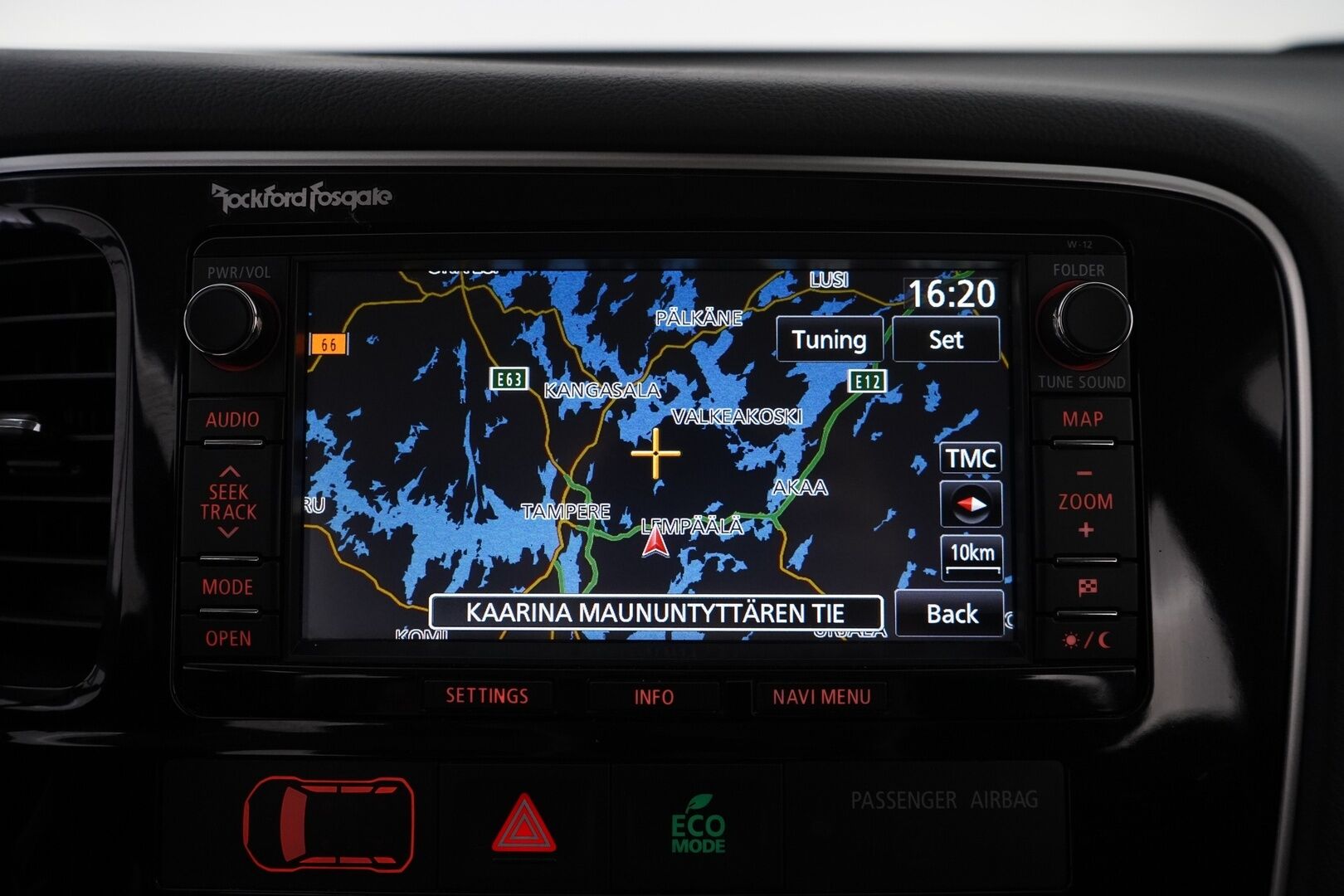 Mitsubishi Outlander PHEV 2014 Instyle Navi 4WD 5P * Webasto / ACC / Rockford / Navi / Koukku / Peruutuskamera * - Suomi-auto / Huollettu 203tkm / Kahdet Mitsubishin vanteet 