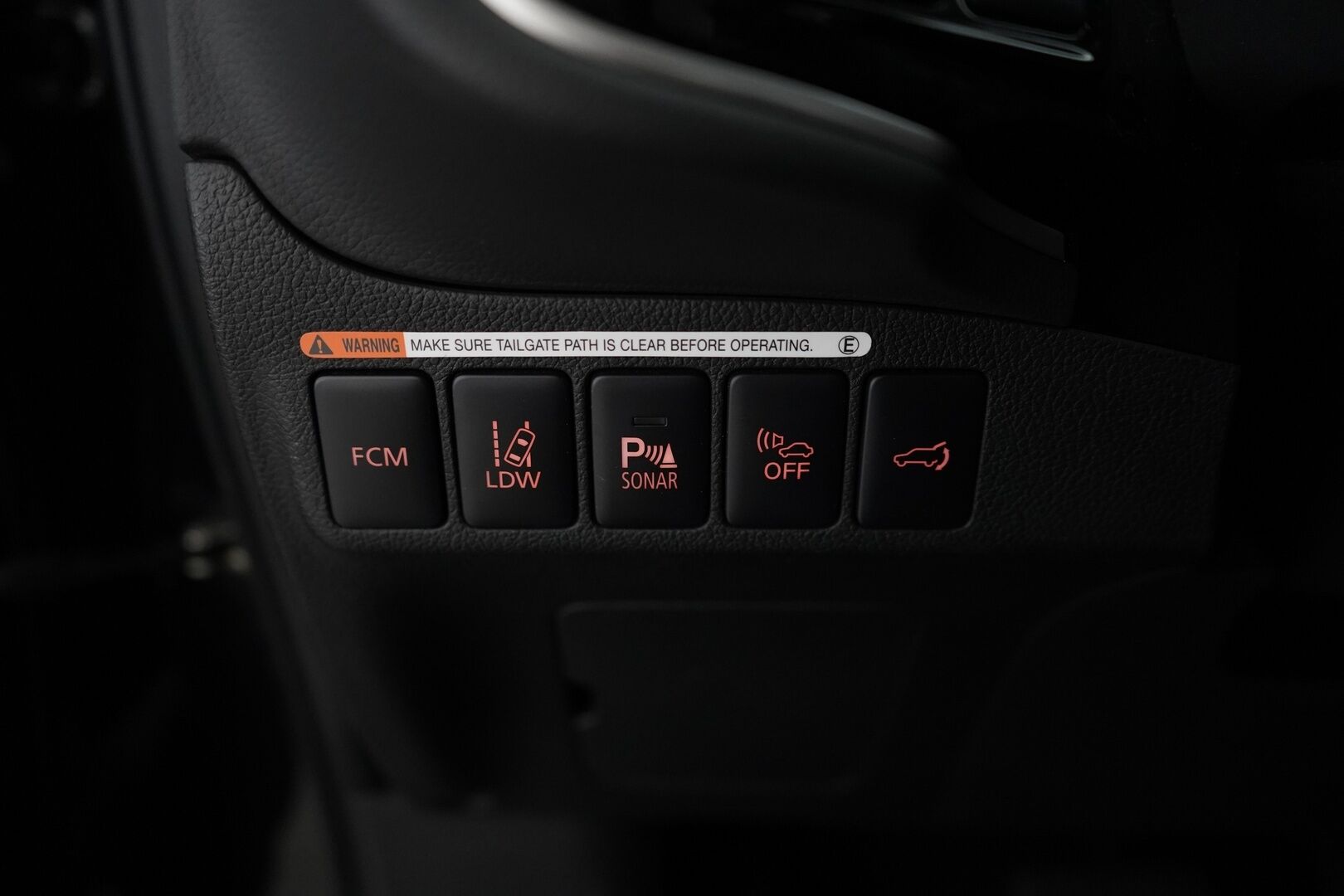 Mitsubishi Outlander PHEV 2014 Instyle Navi 4WD 5P * Webasto / ACC / Rockford / Navi / Koukku / Peruutuskamera * - Suomi-auto / Huollettu 203tkm / Kahdet Mitsubishin vanteet 