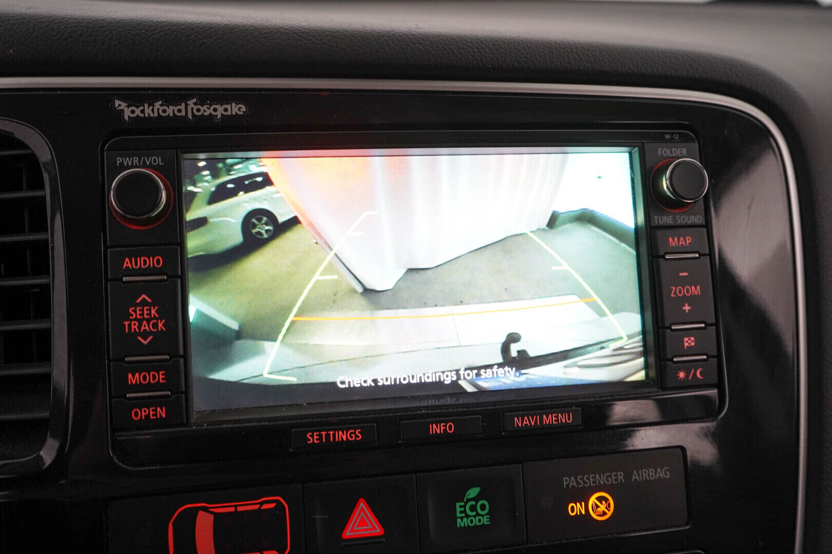 Mitsubishi Outlander PHEV 2014 Instyle Navi 4WD 5P * Webasto / ACC / Rockford / Navi / Koukku / Peruutuskamera * - Suomi-auto / Huollettu 203tkm / Kahdet Mitsubishin vanteet 