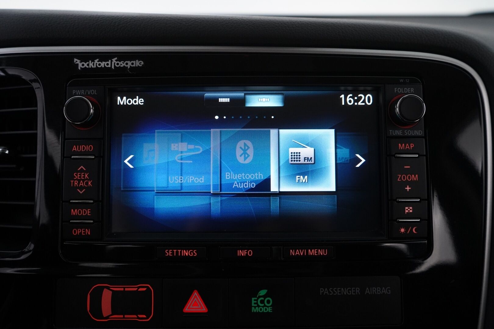 Mitsubishi Outlander PHEV 2014 Instyle Navi 4WD 5P * Webasto / ACC / Rockford / Navi / Koukku / Peruutuskamera * - Suomi-auto / Huollettu 203tkm / Kahdet Mitsubishin vanteet 