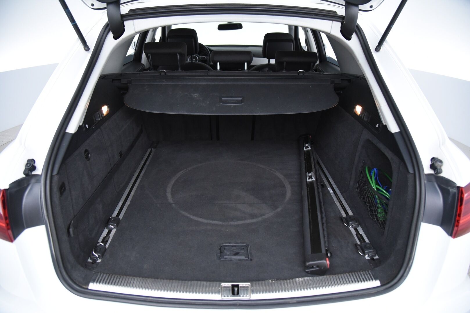 Audi A6 2016 Avant Business Sport 1,8 TFSI 140 kW ultra S tronic / Lohko + sis pistoke / Xenon / Sport-Penkit / Avaimeton käynnistys - Facelift / Kahdet renkaat aluvantein - HULLUT AVAJAISHULINAT KORKOTARJOUS 3,29 %