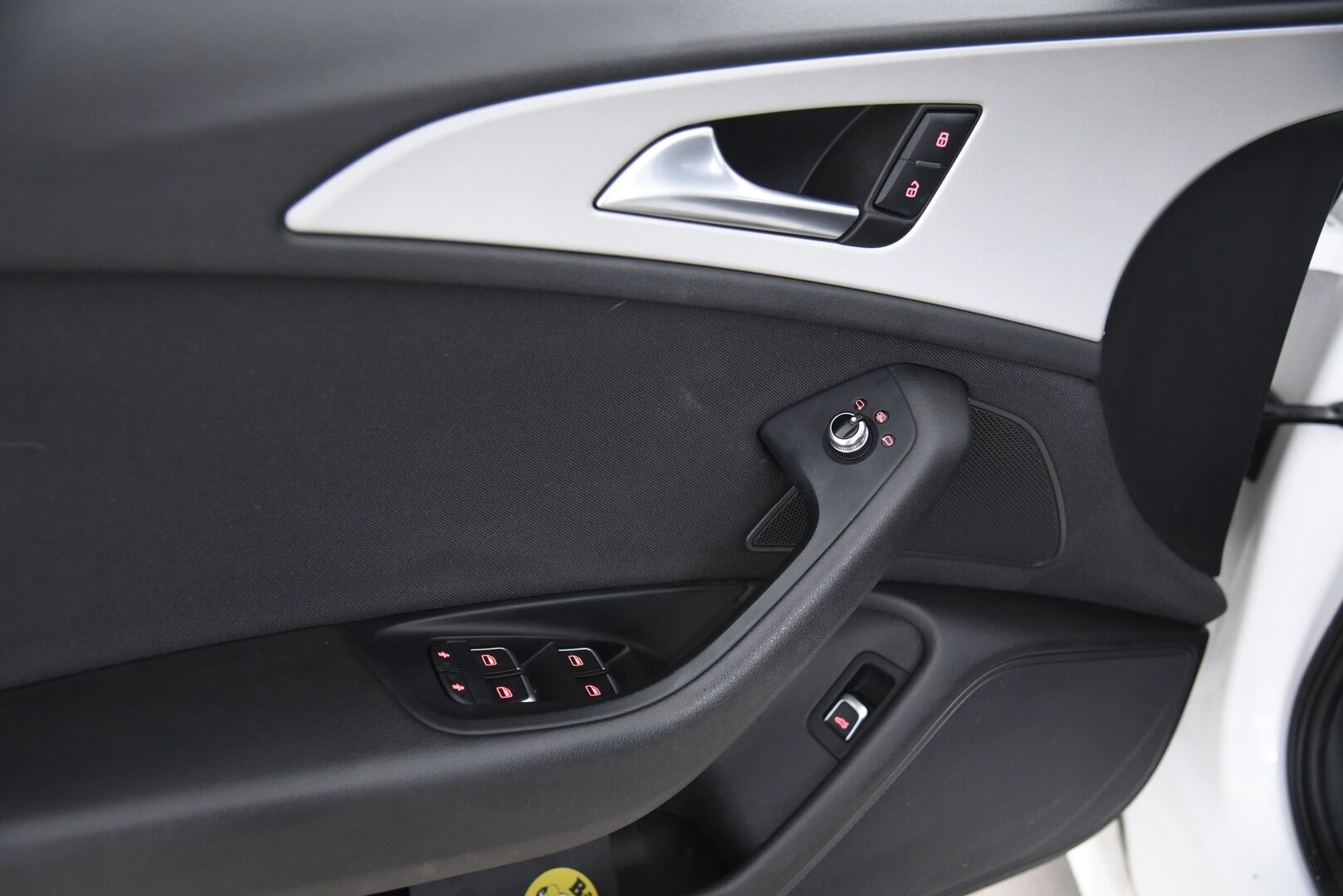 Audi A6 2016 Avant Business Sport 1,8 TFSI 140 kW ultra S tronic / Lohko + sis pistoke / Xenon / Sport-Penkit / Avaimeton käynnistys - Facelift / Kahdet renkaat aluvantein