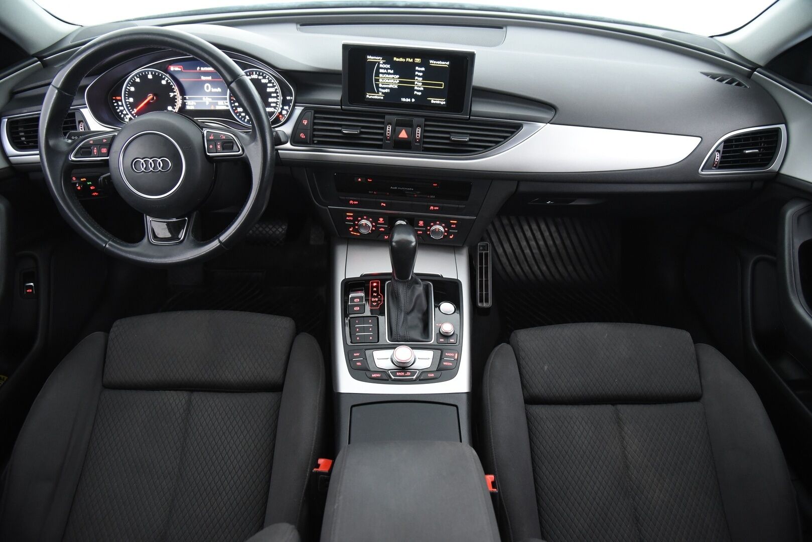 Audi A6 2016 Avant Business Sport 1,8 TFSI 140 kW ultra S tronic / Lohko + sis pistoke / Xenon / Sport-Penkit / Avaimeton käynnistys - Facelift / Kahdet renkaat aluvantein - HULLUT AVAJAISHULINAT KORKOTARJOUS 3,29 %