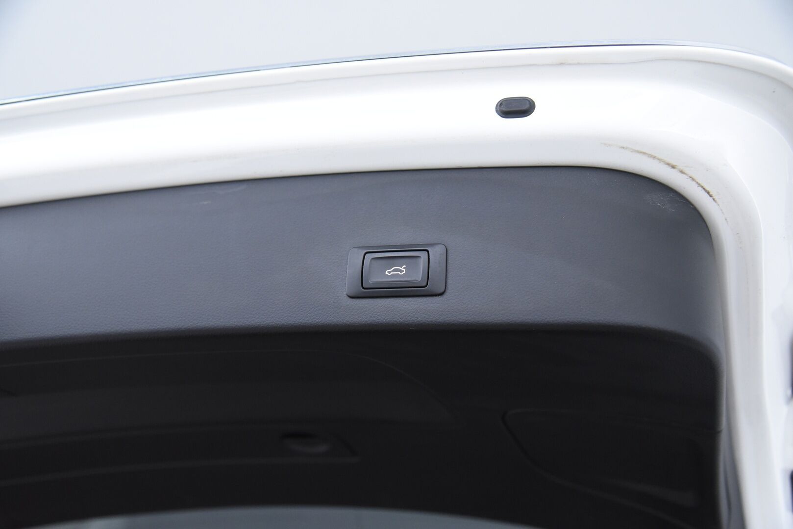 Audi A6 2016 Avant Business Sport 1,8 TFSI 140 kW ultra S tronic / Lohko + sis pistoke / Xenon / Sport-Penkit / Avaimeton käynnistys - Facelift / Kahdet renkaat aluvantein - HULLUT AVAJAISHULINAT KORKOTARJOUS 3,29 %