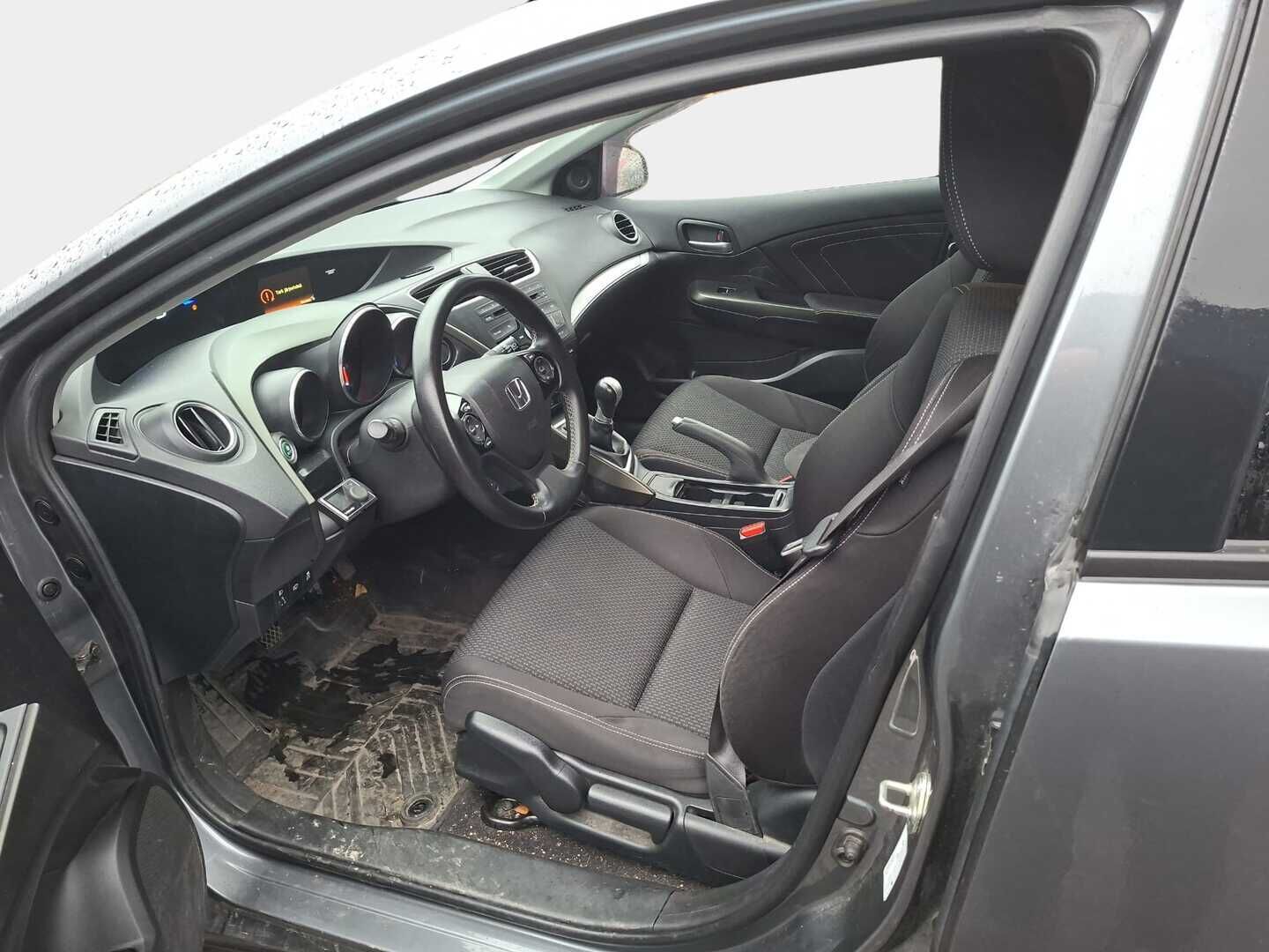 Honda Civic 2015 Tourer 1,8i Joy Edition * Webasto / Vakkari / P-kamera / Sisätila lämmitin * - * Suomi auto / Kahdet renkaat Hondan alu vanteilla * - HULLU BLACKWEEK KORKOTARJOUS 2,49%