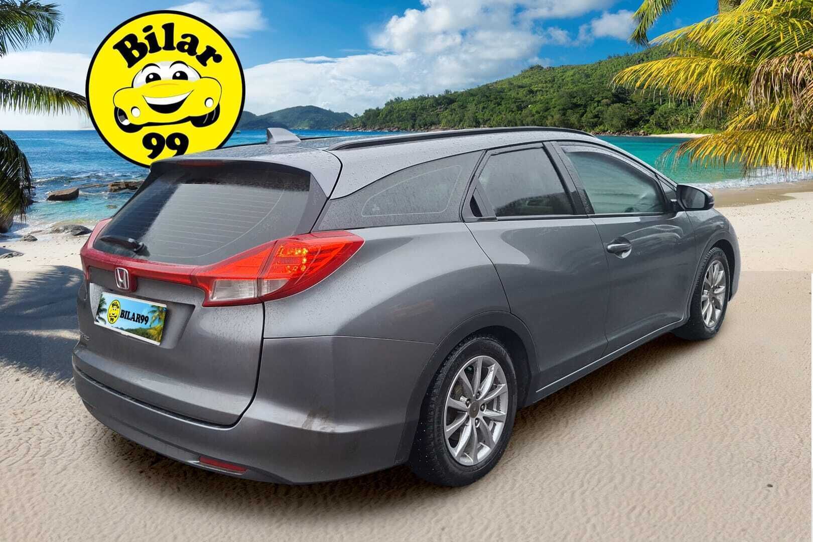 Honda Civic 2015 Tourer 1,8i Joy Edition * Webasto / Vakkari / P-kamera / Sisätila lämmitin * - * Suomi auto / Kahdet renkaat Hondan alu vanteilla * - HULLU BLACKWEEK KORKOTARJOUS 2,49%