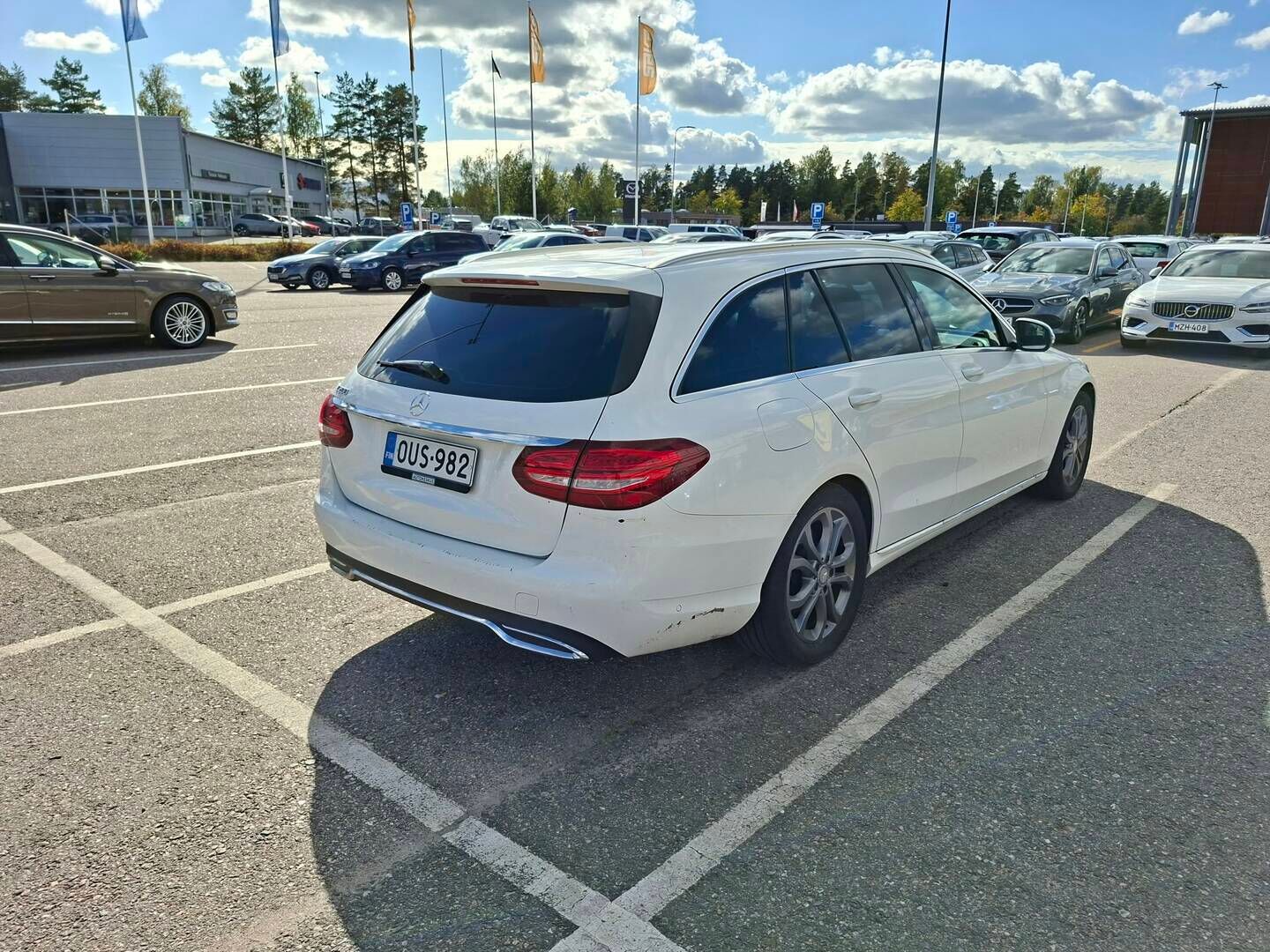 Mercedes-Benz C 2015 200 BlueTec T A Premium Business