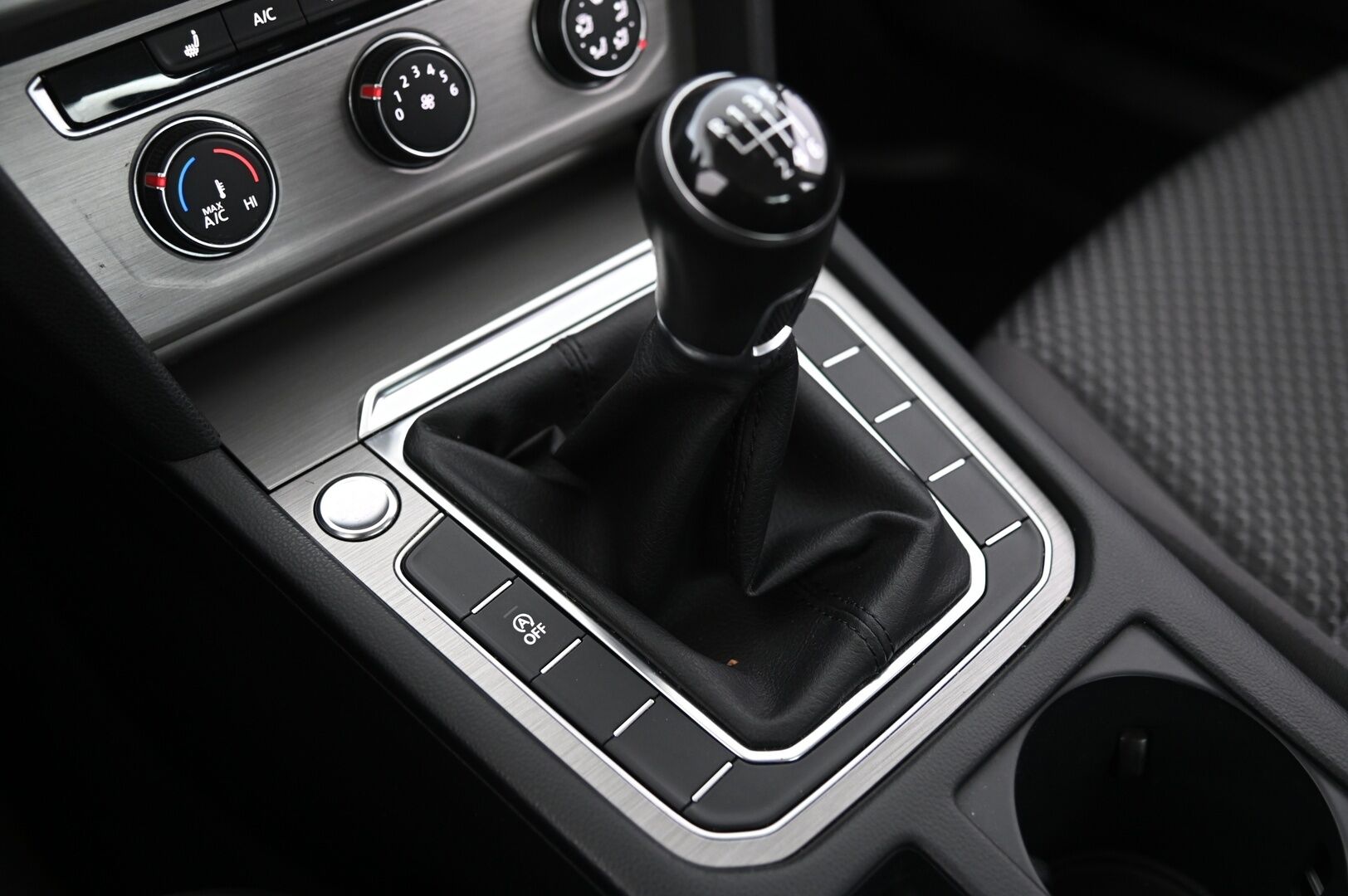 Volkswagen Passat 2016 Sedan Trendline 1,4 TSI 92 kW (125 hv) *Suomi-Auto / Lohko + pistoke / Vakkari* - *Juuri saapunut! / Tutkat / Stat-Stop / 2X Renkaat / Siisti*