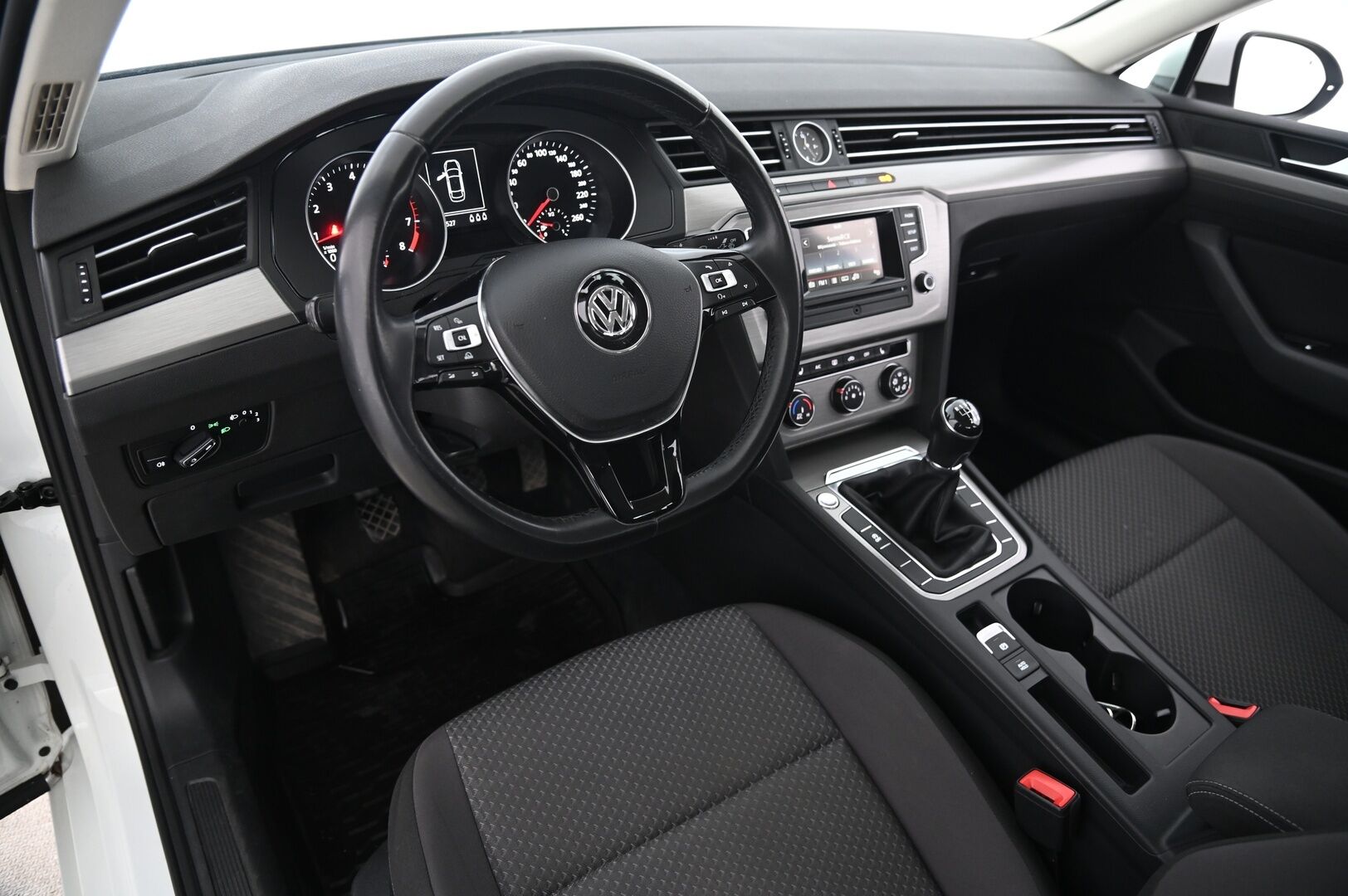 Volkswagen Passat 2016 Sedan Trendline 1,4 TSI 92 kW (125 hv) *Suomi-Auto / Lohko + pistoke / Vakkari* - *Juuri saapunut! / Tutkat / Stat-Stop / 2X Renkaat / Siisti*