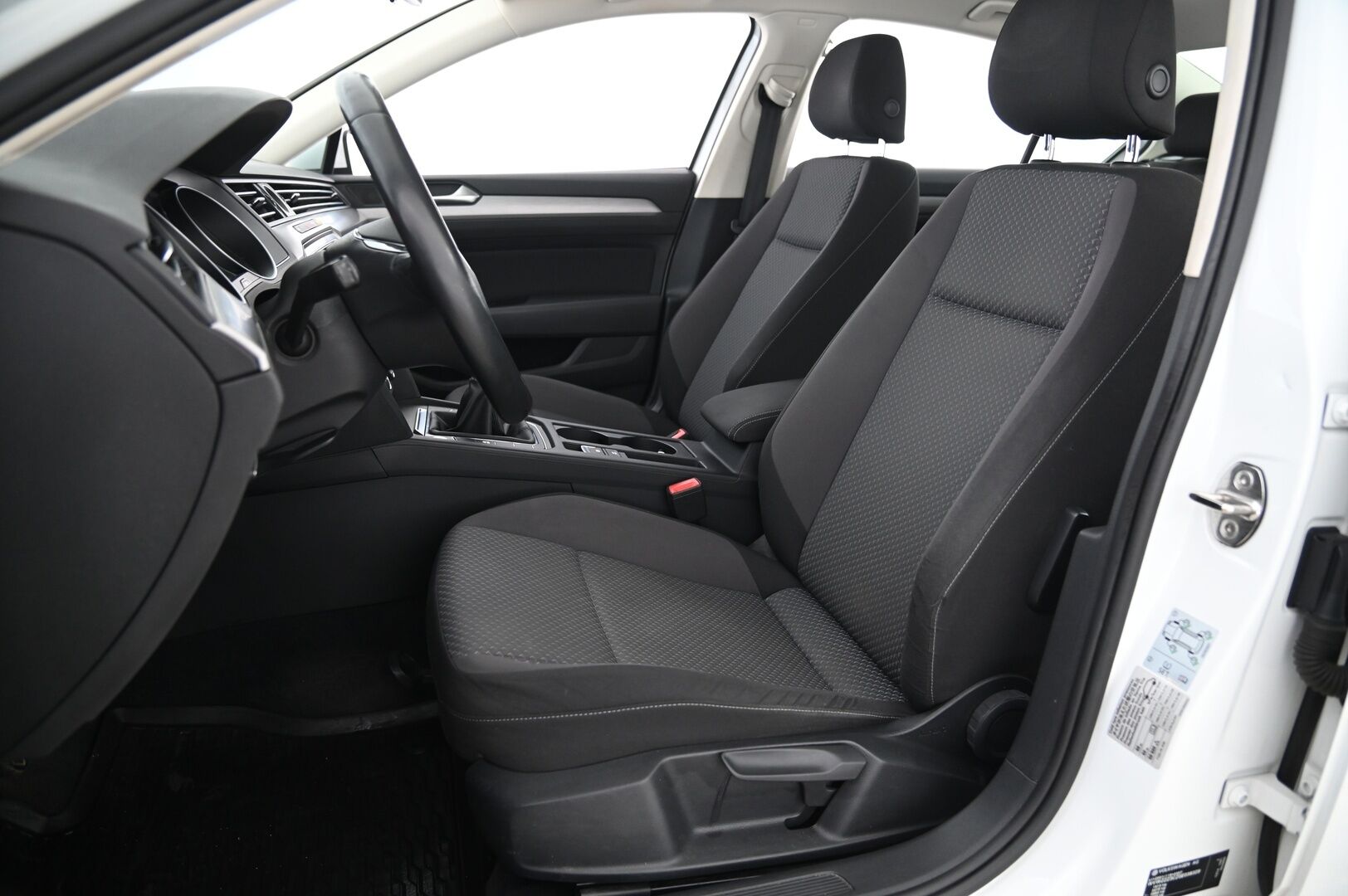 Volkswagen Passat 2016 Sedan Trendline 1,4 TSI 92 kW (125 hv) *Suomi-Auto / Lohko + pistoke / Vakkari* - *Juuri saapunut! / Tutkat / Stat-Stop / 2X Renkaat / Siisti*