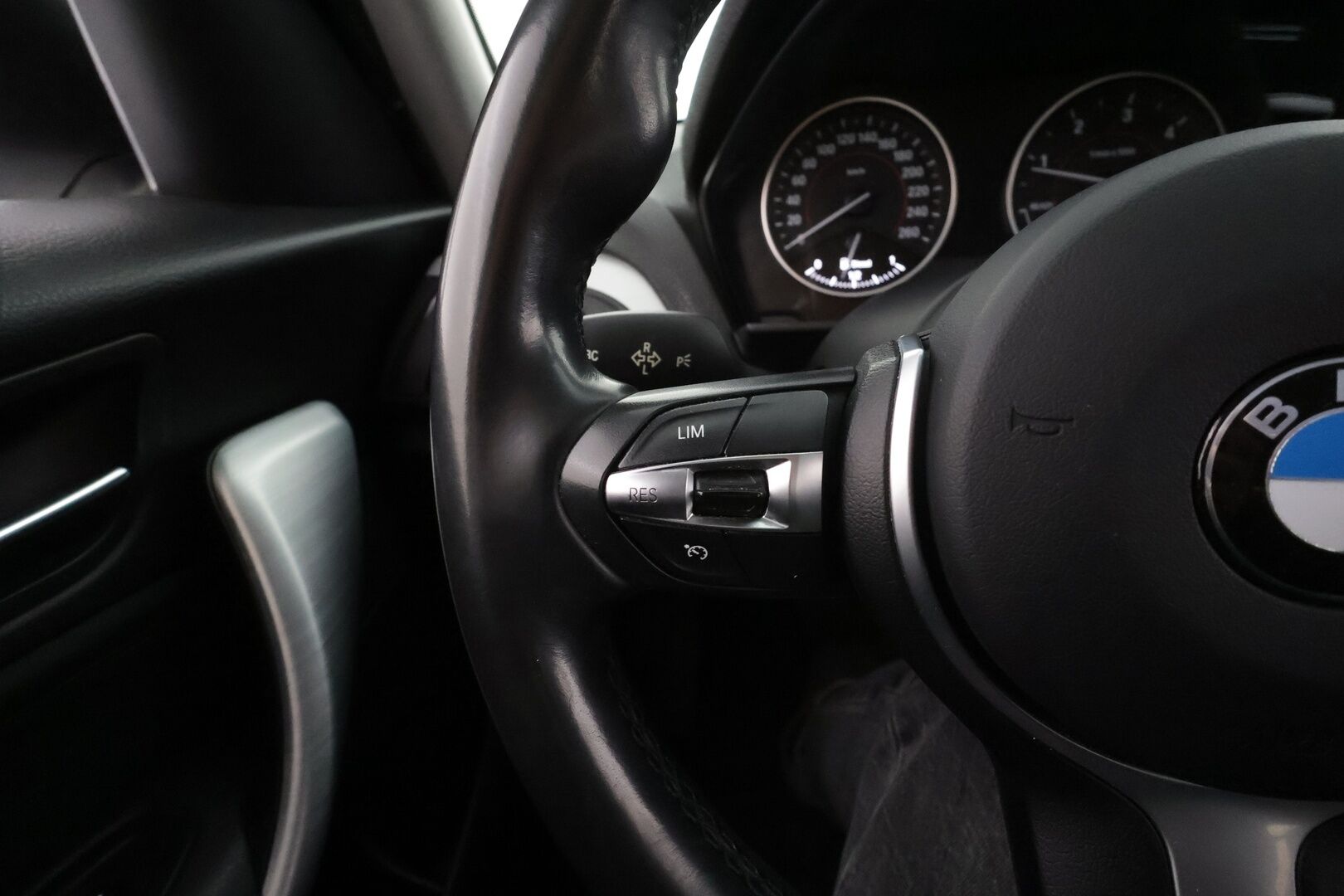 BMW 118 2016 F20 Hatchback 118d A Business Sport * Vakkari / LED / HIFI / P.tutkat / Sporttipenkit / Lohko * - Suomi-auto / Kahdet Renkaat