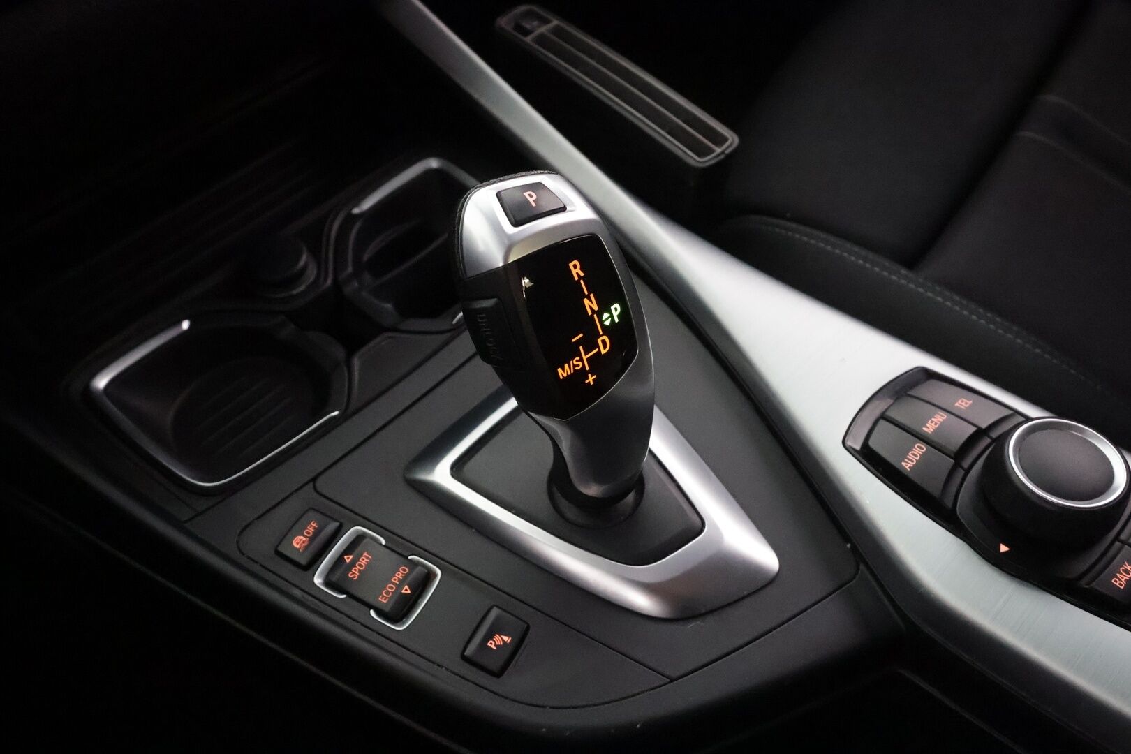 BMW 118 2016 F20 Hatchback 118d A Business Sport * Vakkari / LED / HIFI / P.tutkat / Sporttipenkit / Lohko * - Suomi-auto / Kahdet Renkaat