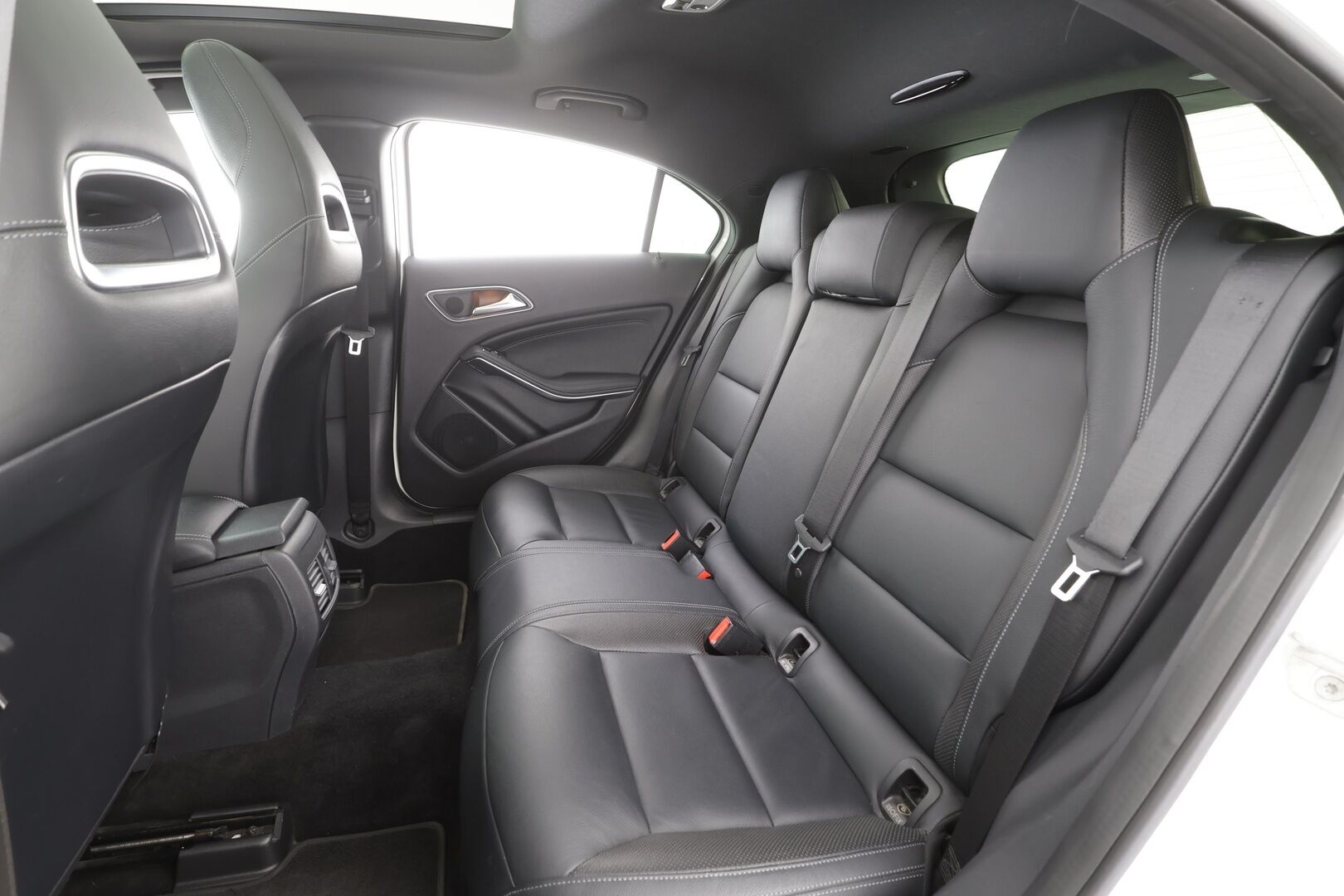 Mercedes-Benz A 2014 250 4Matic A AMG-Styling - | Muistinahat | H&K | ILS | Webasto | Panorama | Navi | Tutkat | BT | Möreät äänet | 