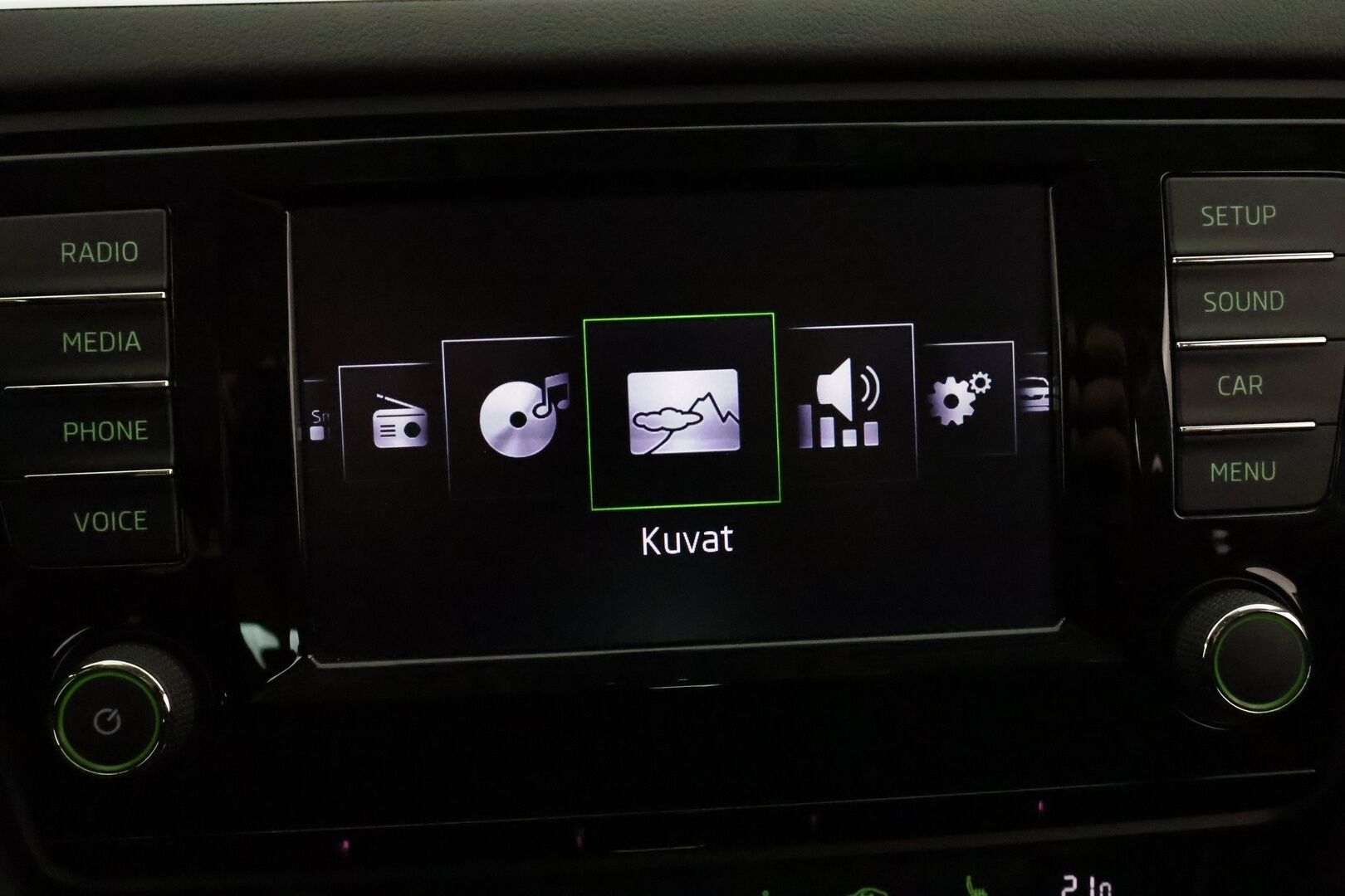 Skoda Octavia 2016 Combi 1,4 TSI Style DSG  **Webasto / Koukku / ACC / Xenon / P.kamera / Apple&Android / KeylessGO** - Suomi-auto / Kahdet Renkaat / Merkkihuollettu!