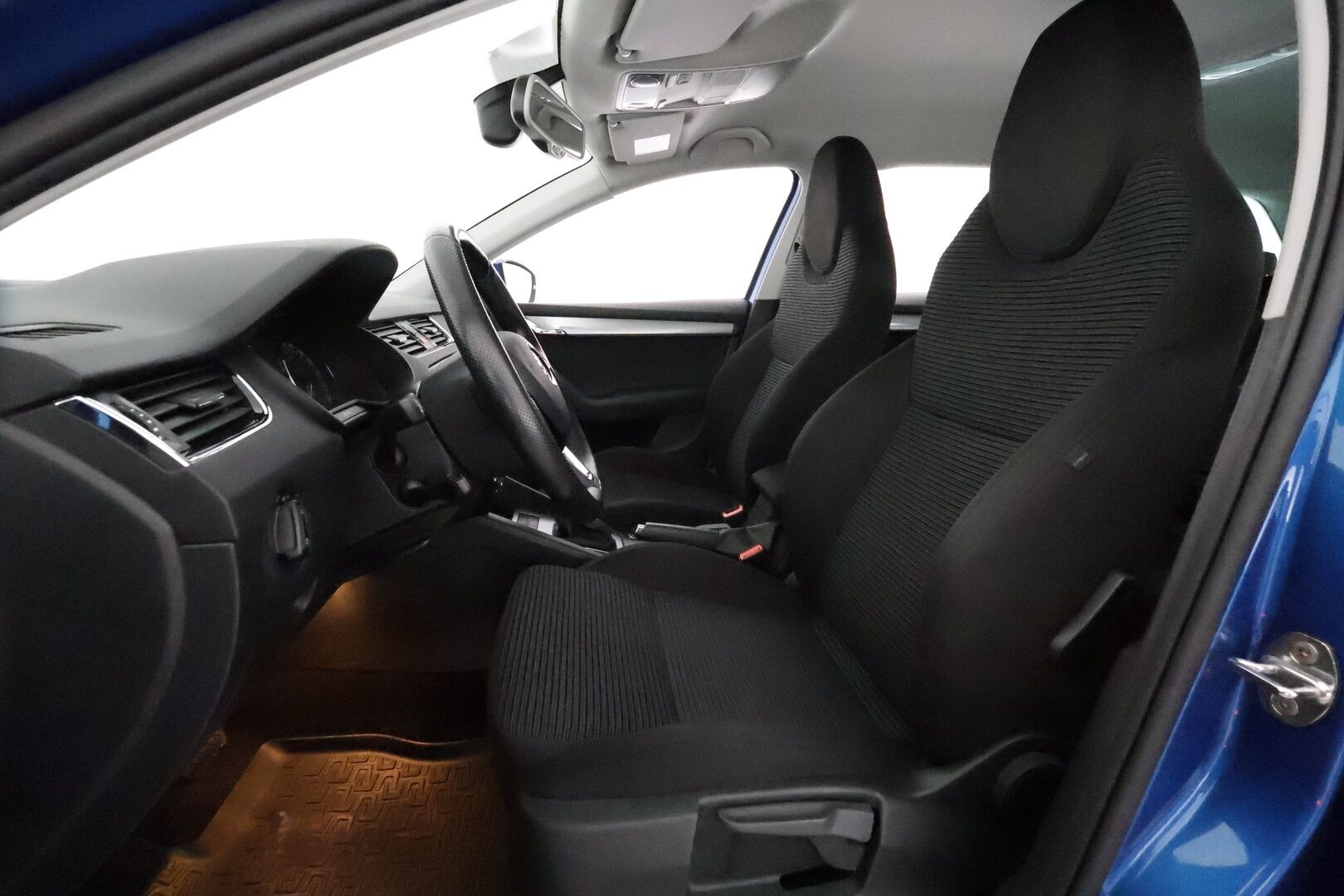 Skoda Octavia 2016 Combi 1,4 TSI Style DSG  **Webasto / Koukku / ACC / Xenon / P.kamera / Apple&Android / KeylessGO** - Suomi-auto / Kahdet Renkaat / Merkkihuollettu!