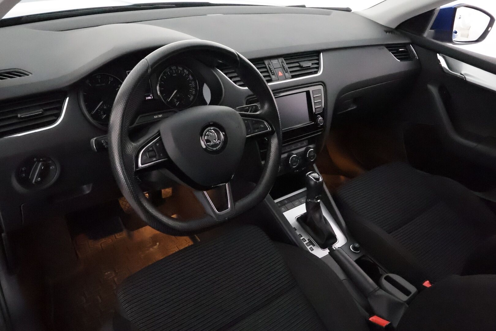 Skoda Octavia 2016 Combi 1,4 TSI Style DSG  **Webasto / Koukku / ACC / Xenon / P.kamera / Apple&Android / KeylessGO** - Suomi-auto / Kahdet Renkaat / Merkkihuollettu!