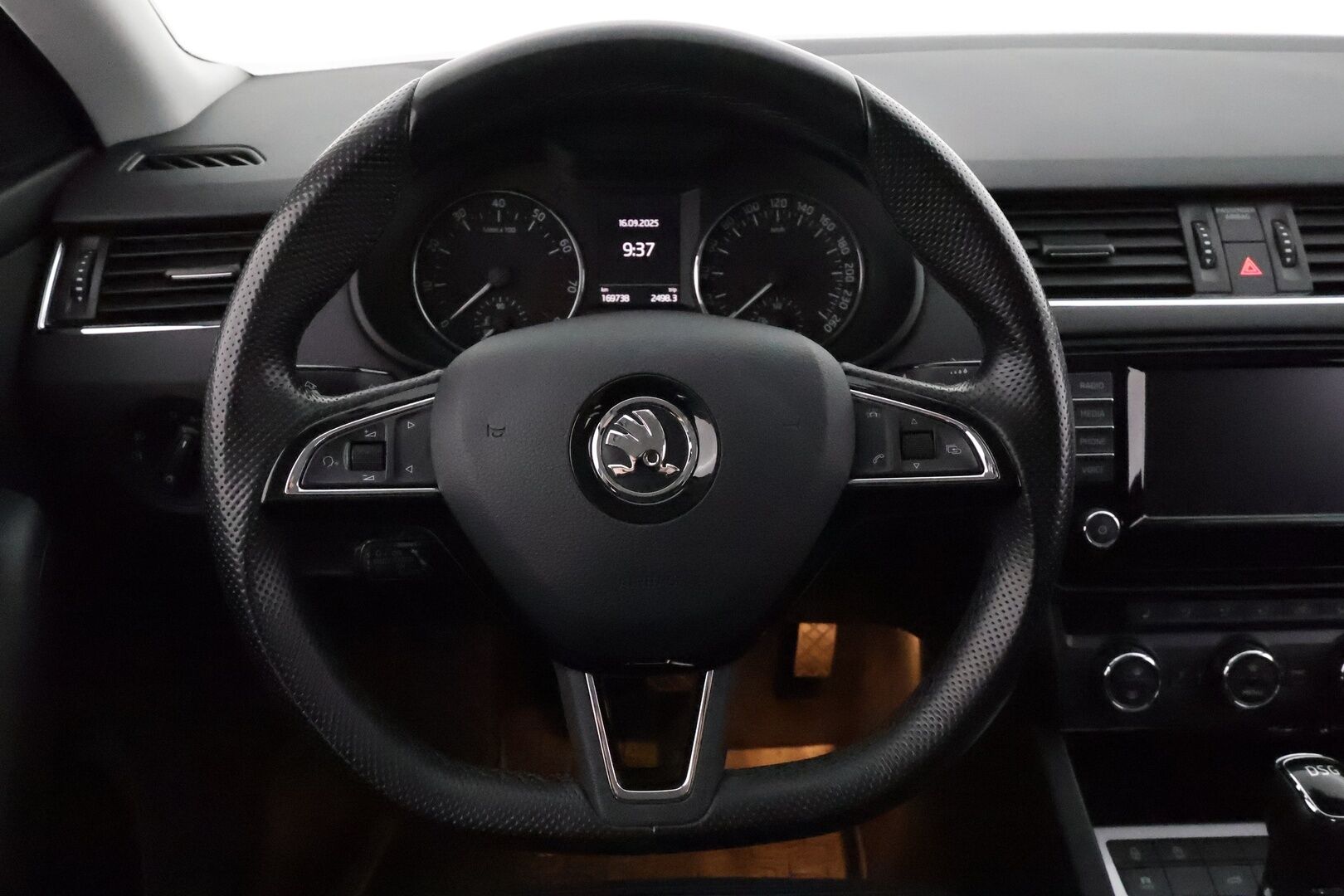 Skoda Octavia 2016 Combi 1,4 TSI Style DSG  **Webasto / Koukku / ACC / Xenon / P.kamera / Apple&Android / KeylessGO** - Suomi-auto / Kahdet Renkaat / Merkkihuollettu!