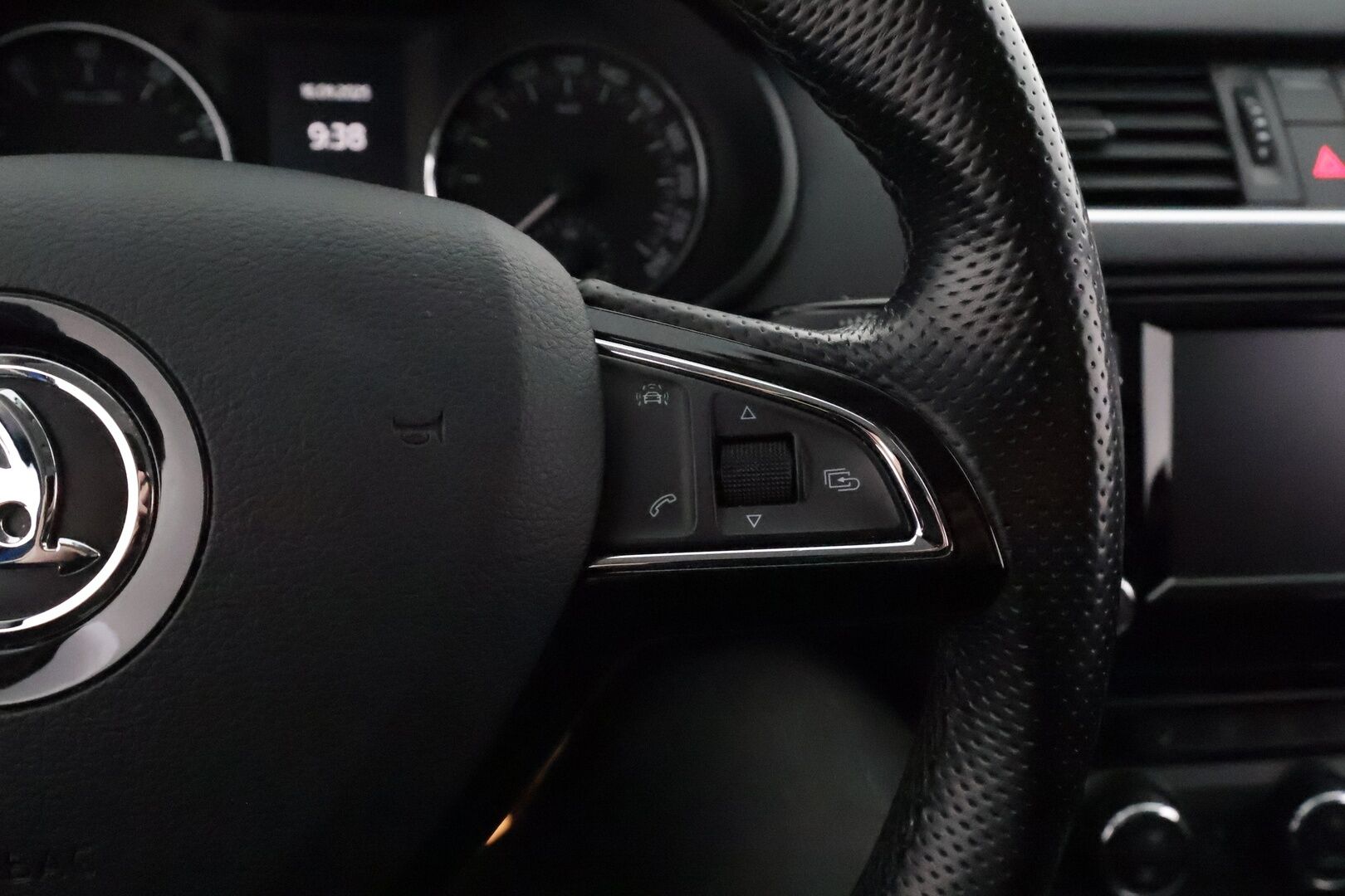 Skoda Octavia 2016 Combi 1,4 TSI Style DSG  **Webasto / Koukku / ACC / Xenon / P.kamera / Apple&Android / KeylessGO** - Suomi-auto / Kahdet Renkaat / Merkkihuollettu!