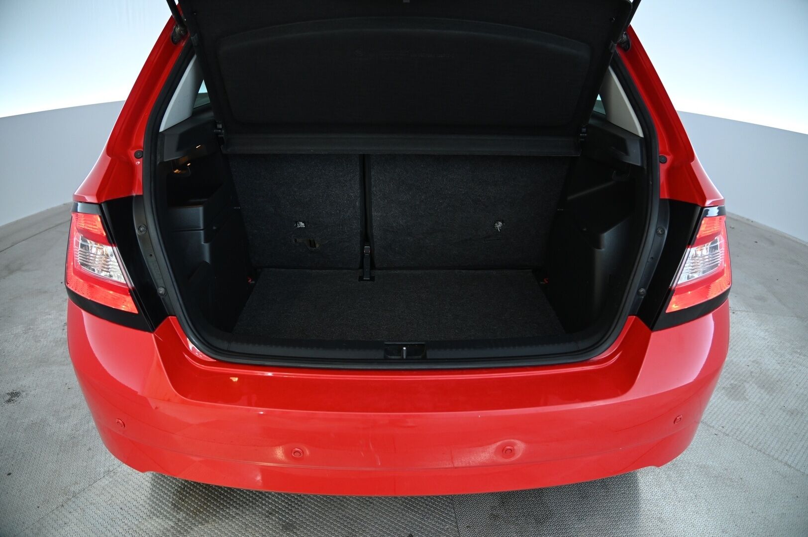 Skoda Fabia 2015 1,2 TSI 110 Ambition DSG Autom. *Juuri huollettu / start-stop / P*tutkat* - *2x renkaat / siisti*