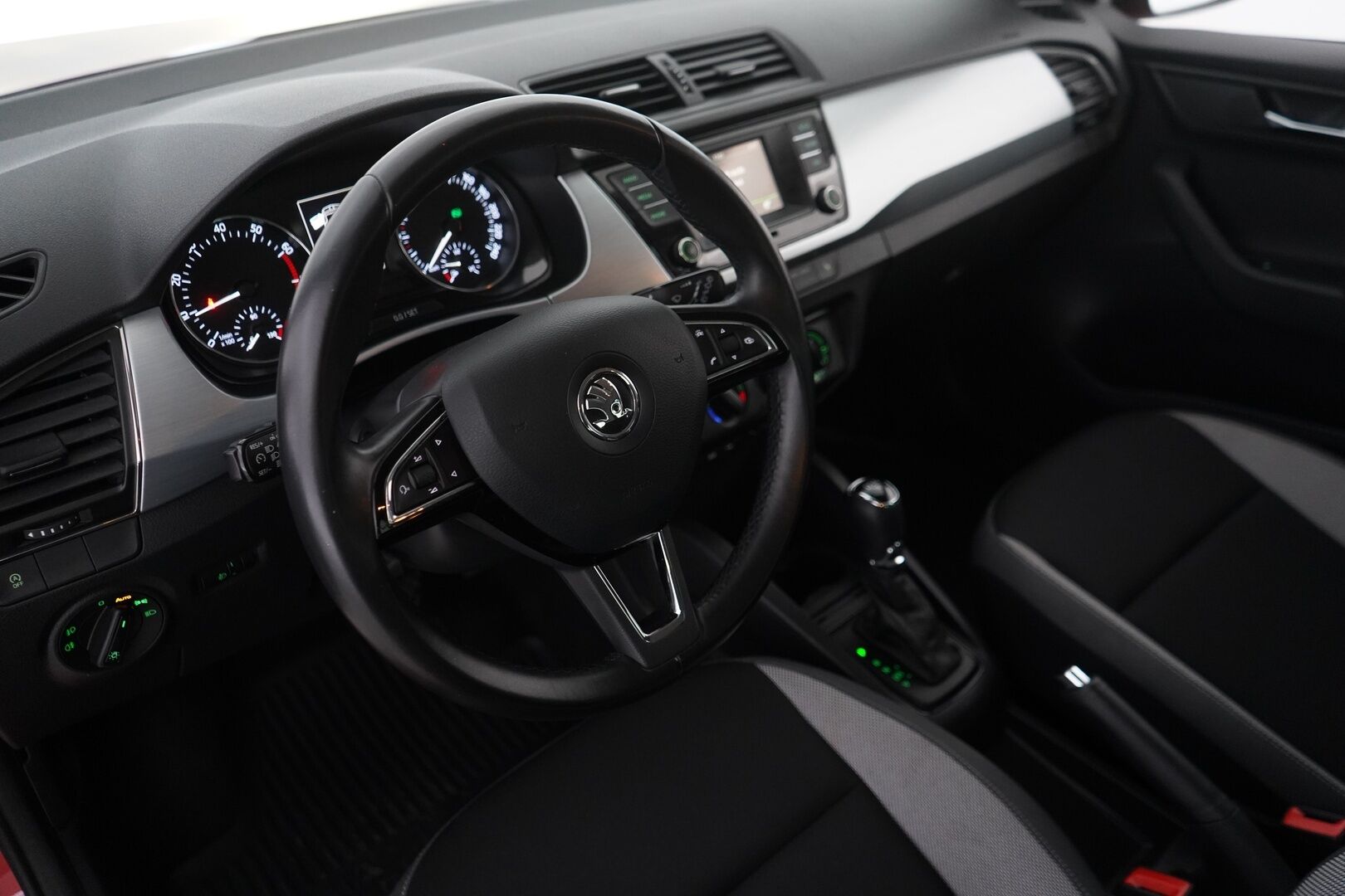 Skoda Fabia 2016 1,2 TSI 110 Ambition DSG Autom. *Vakkari / Lohko / Bluetooth / Keyless / start-stop / Tutka* - KATSO KAMPANJAHINTA! / Juuri huollettu / 2x renkaat + vanteet / Suomi-auto / Uusi tuulilasi - Osta nyt, maksa vasta ensi vuonna