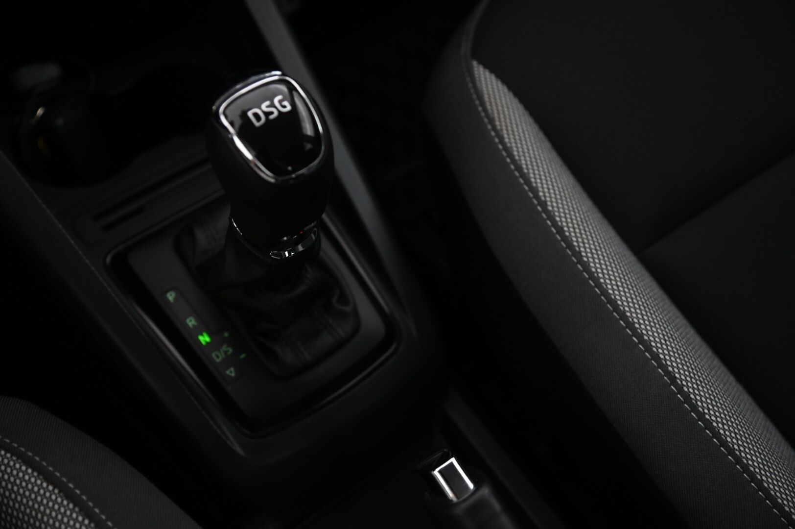 Skoda Fabia 2015 1,2 TSI 110 Ambition DSG Autom. *Juuri huollettu / start-stop / P*tutkat* - *2x renkaat / siisti*