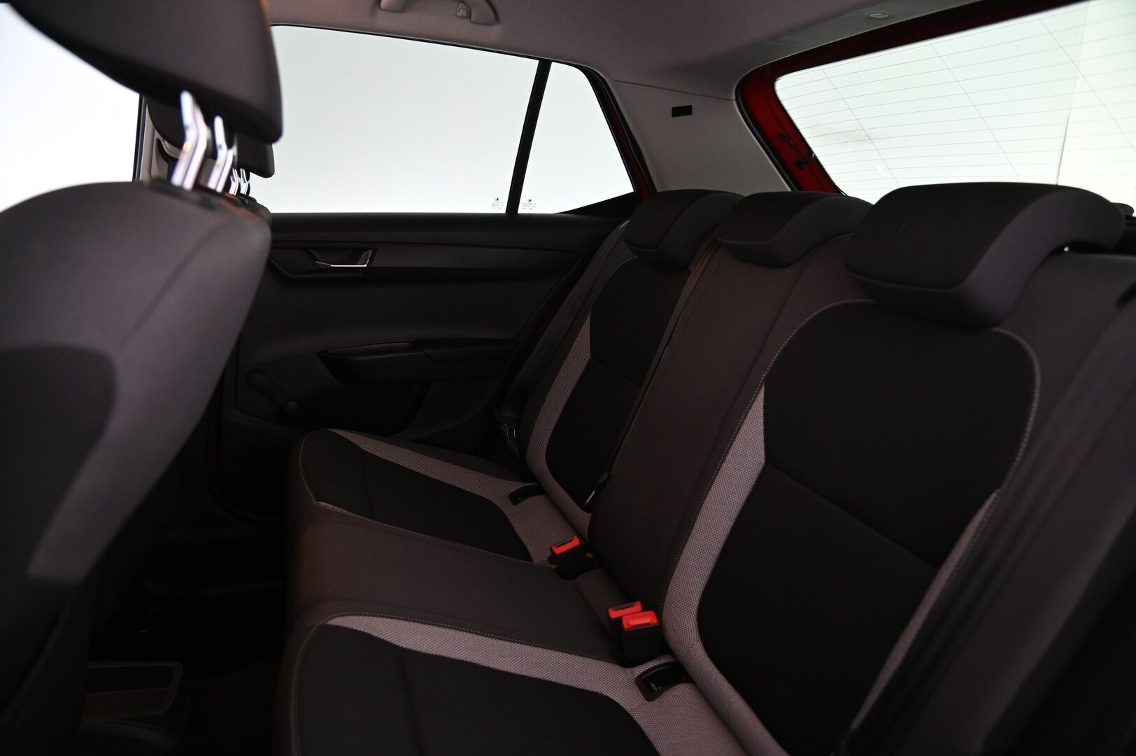 Skoda Fabia 2015 1,2 TSI 110 Ambition DSG Autom. *Juuri huollettu / start-stop / P*tutkat* - *2x renkaat / siisti*