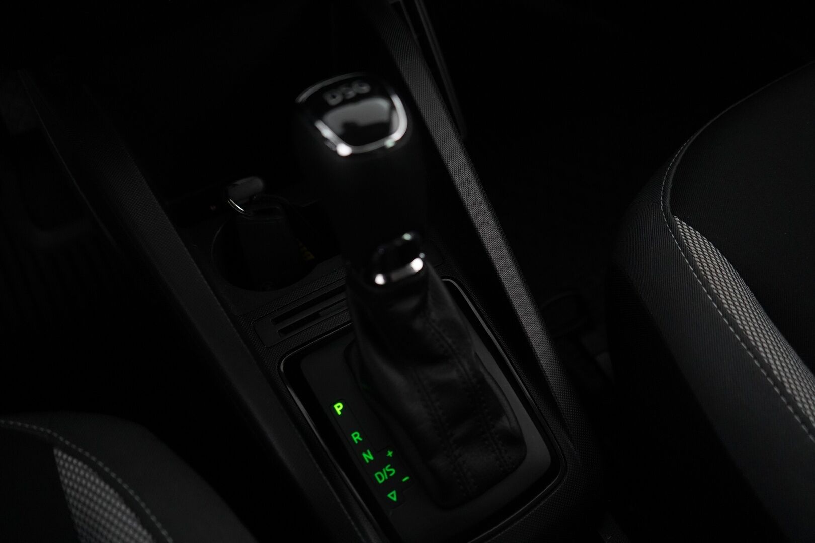 Skoda Fabia 2016 1,2 TSI 110 Ambition DSG Autom. *Vakkari / Lohko / Bluetooth / Keyless / start-stop / Tutka* - KATSO KAMPANJAHINTA! / Juuri huollettu / 2x renkaat + vanteet / Suomi-auto / Uusi tuulilasi - Osta nyt, maksa vasta ensi vuonna