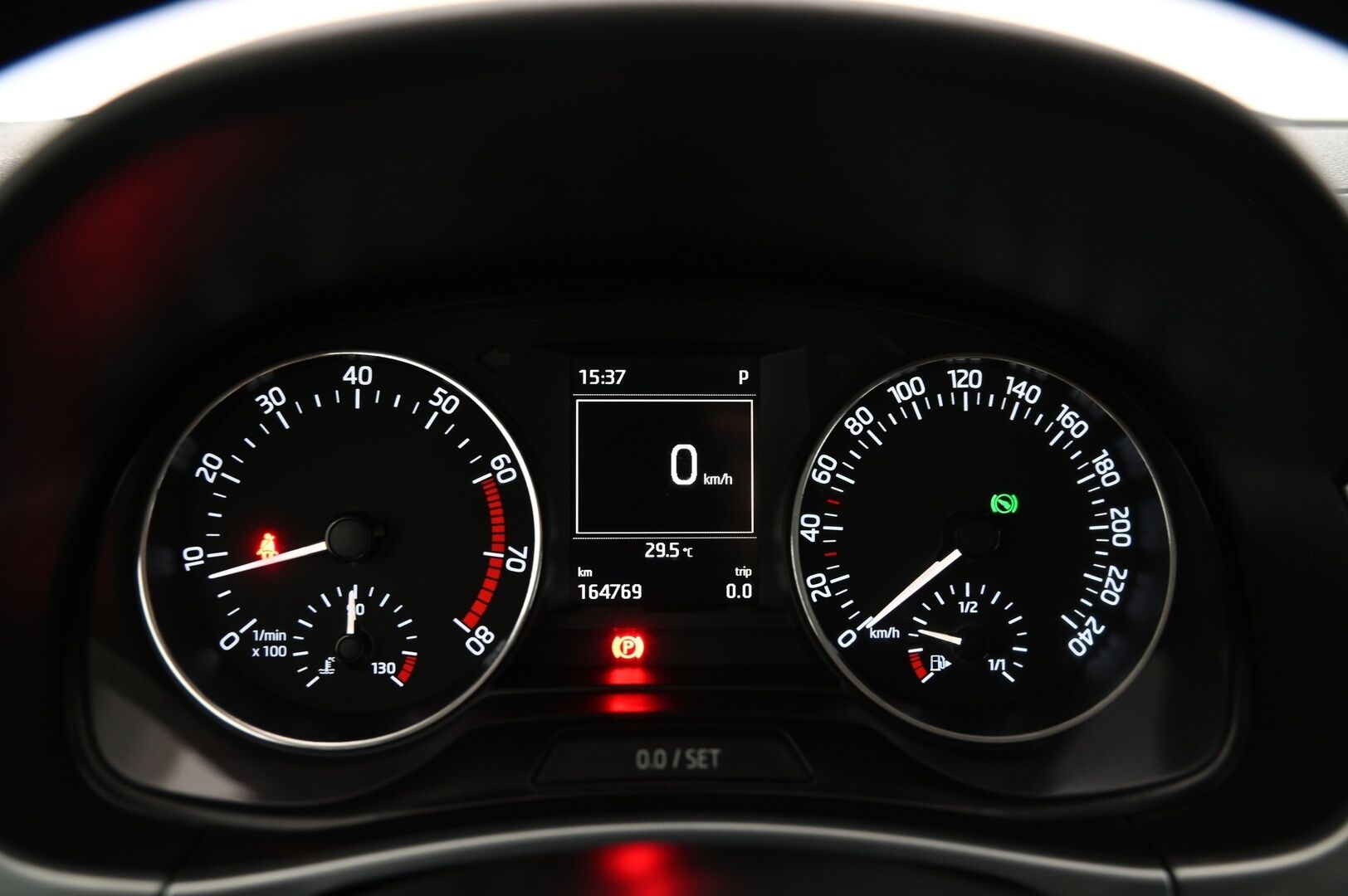 Skoda Fabia 2015 1,2 TSI 110 Ambition DSG Autom. *Juuri huollettu / start-stop / P*tutkat* - *2x renkaat / siisti*