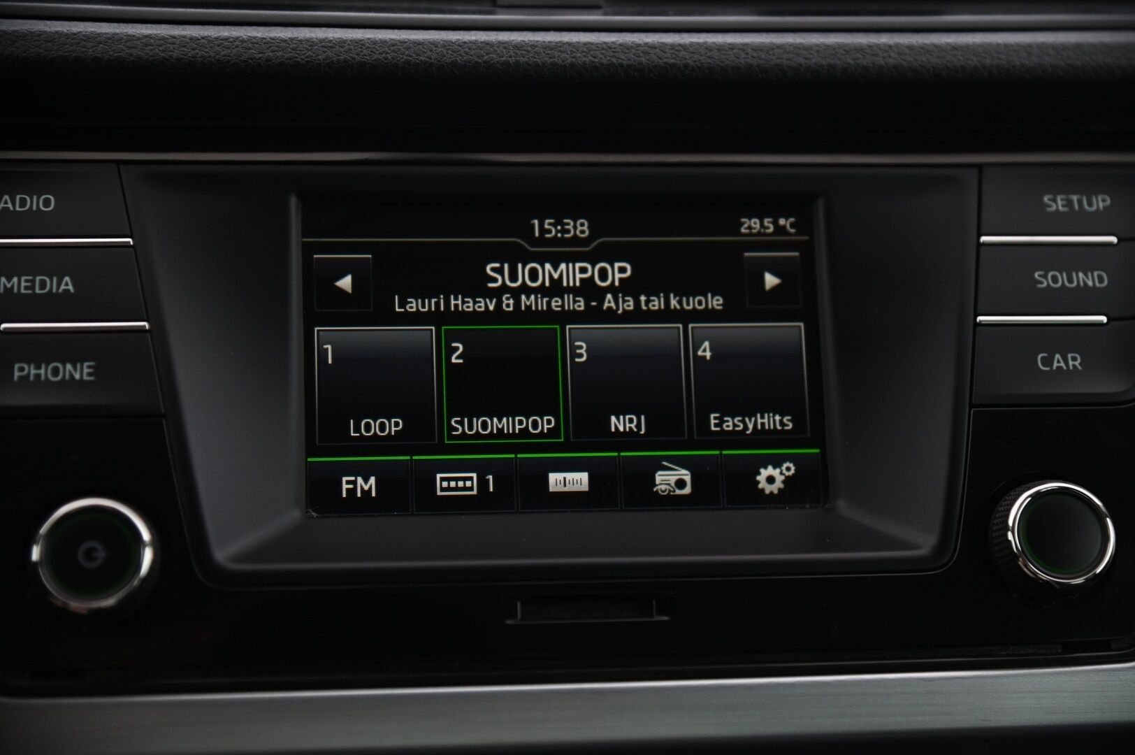 Skoda Fabia 2015 1,2 TSI 110 Ambition DSG Autom. *Juuri huollettu / start-stop / P*tutkat* - *2x renkaat / siisti*