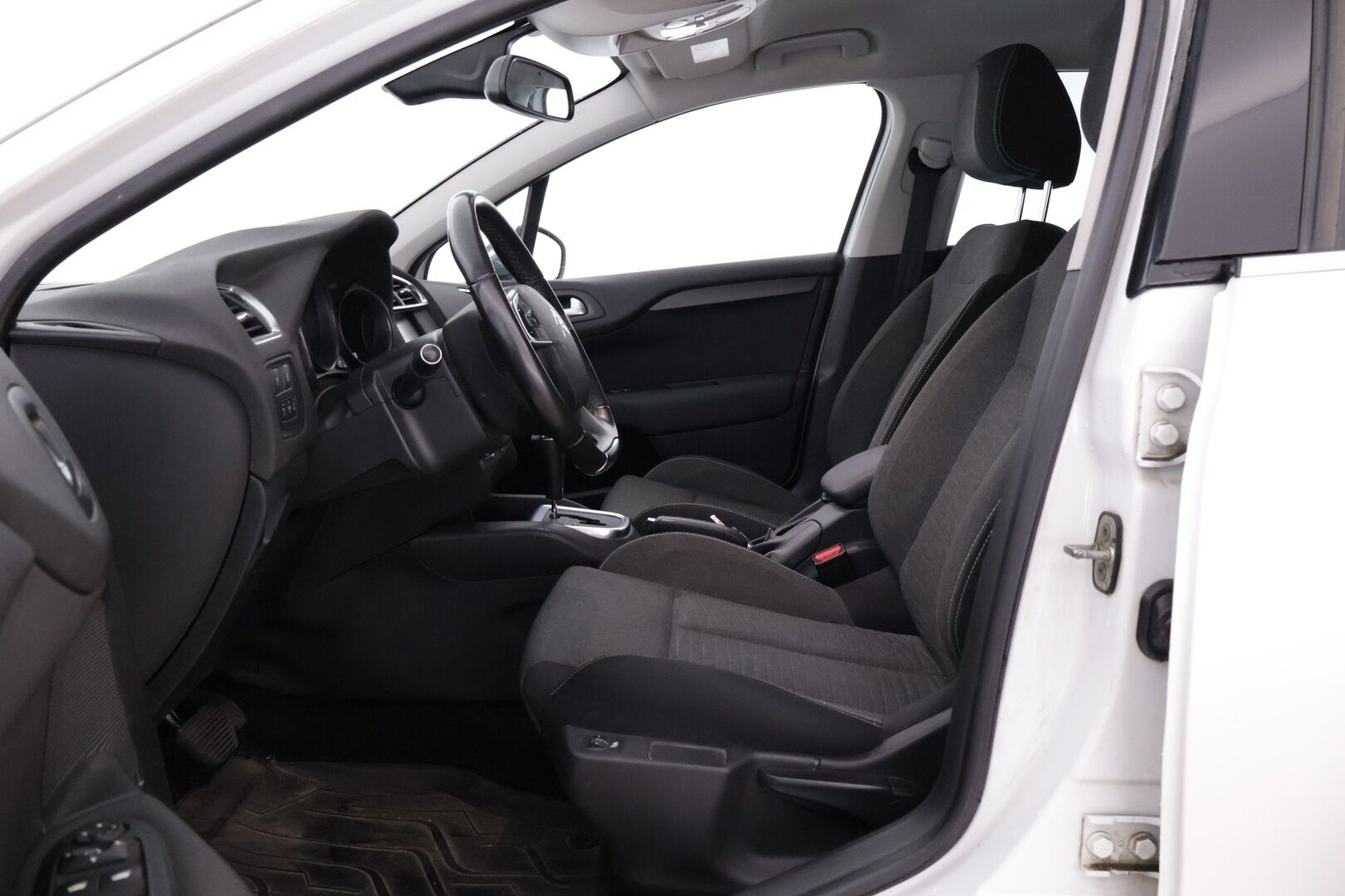 Citroen C4 2016 PureTech 130 Intensive Automatti - YritysOutlet - Myydään vain yrityksille - Koukku / Lohkolämmitin / Vakkari / Suomi-auto / Parkkitutkat 
