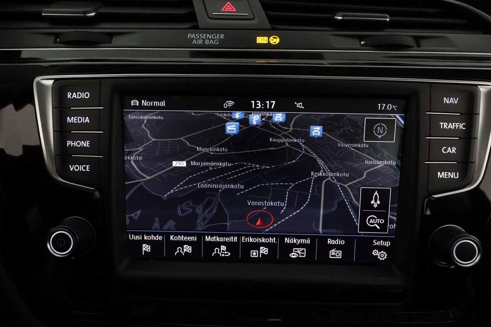 Volkswagen Touran 2016 Highline Launch Edition 1,4 TSI 110 kW DSG 7-Paik **Webasto / Koukku / ACC / Panorama / Adapt.LED / P.kamera / Navi** - Suomi-auto / Kahdet Renkaat