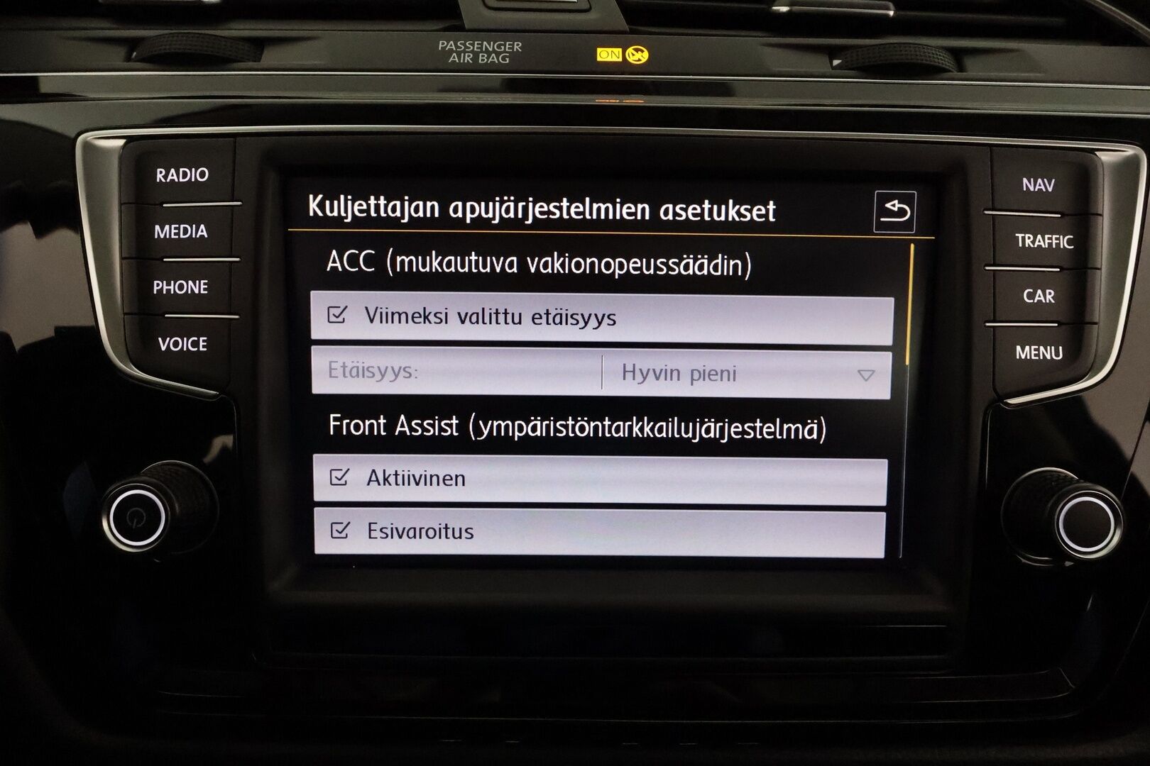 Volkswagen Touran 2016 Highline Launch Edition 1,4 TSI 110 kW DSG 7-Paik **Webasto / Koukku / ACC / Panorama / Adapt.LED / P.kamera / Navi** - Suomi-auto / Kahdet Renkaat