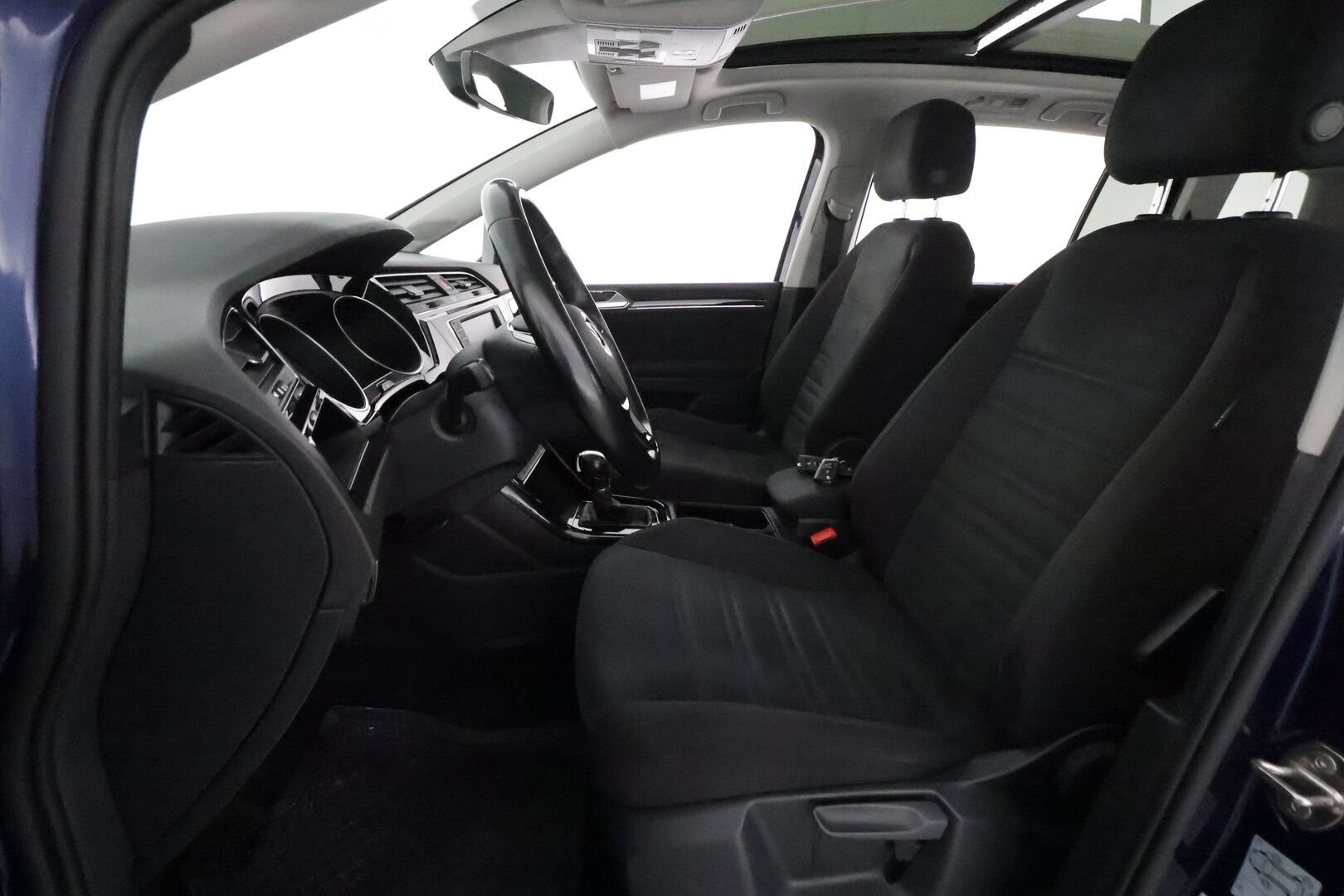 Volkswagen Touran 2016 Highline Launch Edition 1,4 TSI 110 kW DSG 7-Paik **Webasto / Koukku / ACC / Panorama / Adapt.LED / P.kamera / Navi** - Suomi-auto / Kahdet Renkaat