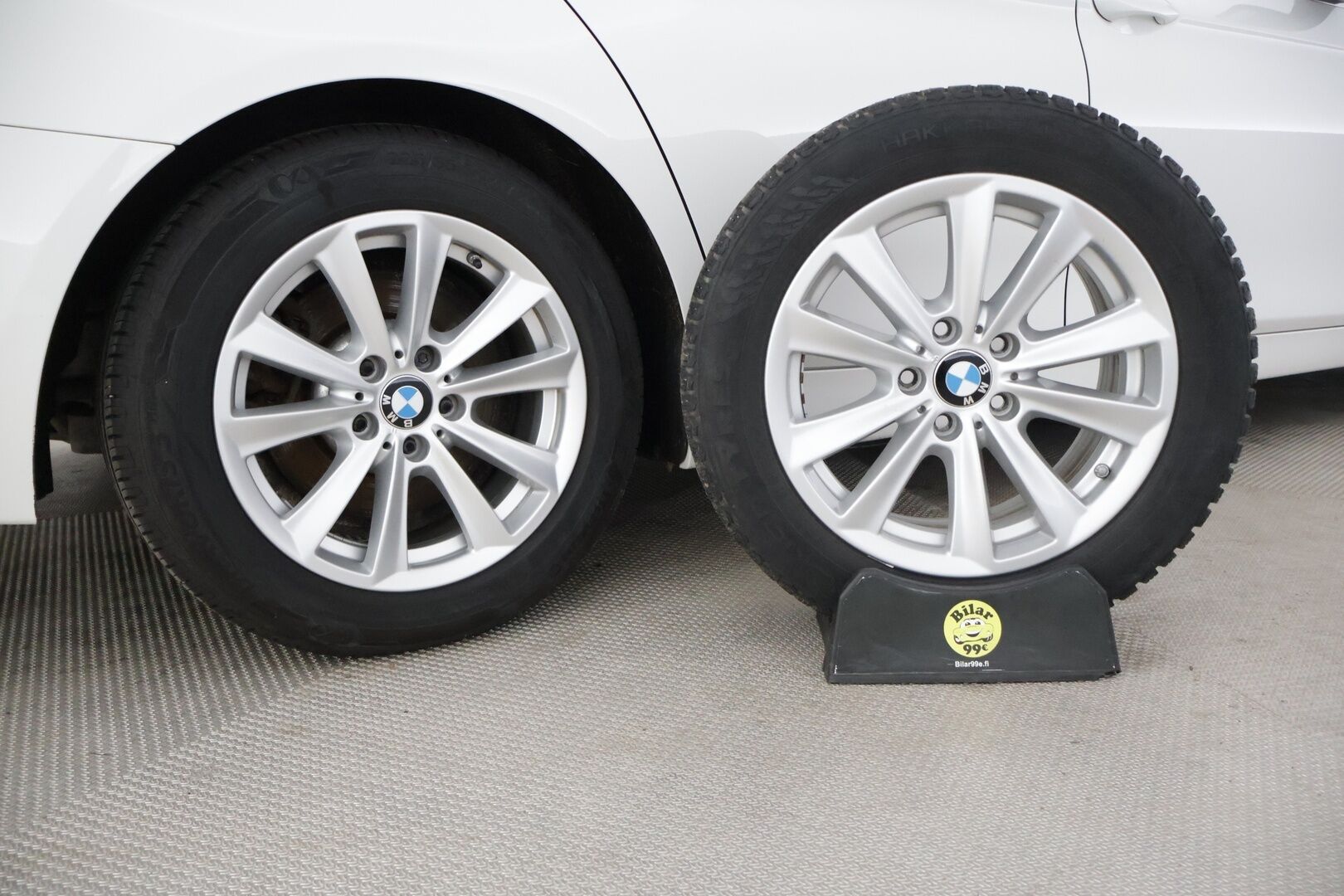 BMW 520 2016 F11 Touring TwinPower A Business Exclusive Edition * Ruskeat nahat / Sähkökontti / Sähkökoukku / Navigointi * - B47 / Juuri katsastettu / Hyvät renkaat! / Suomi-auto *