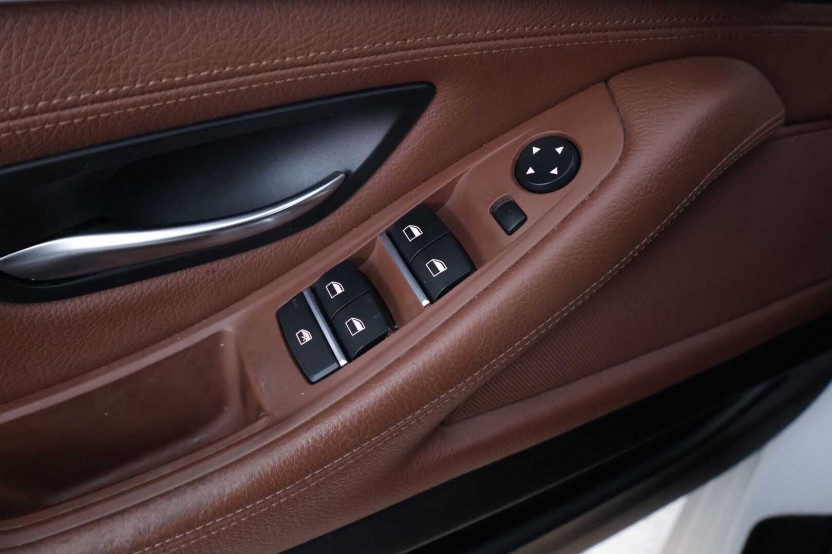BMW 520 2016 F11 Touring TwinPower A Business Exclusive Edition * Ruskeat nahat / Sähkökontti / Sähkökoukku / Navigointi * - B47 / Juuri katsastettu / Hyvät renkaat! / Suomi-auto *