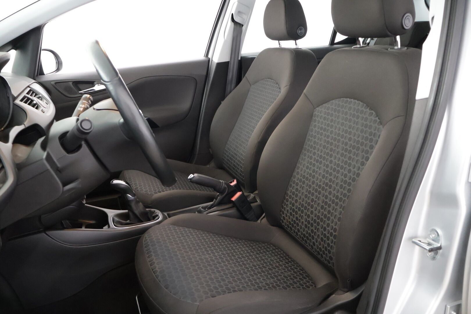 Opel Corsa 2016 5-ov Enjoy 1,4 ecoFLEX S/S 66kW ECT5 - Suomi-auto | Lohkolämmitin | Huoltokirja | Pysäköintitutka | Kahdet renkaat | Bluetooth | Vakionopeudensäädin | Metalliväri